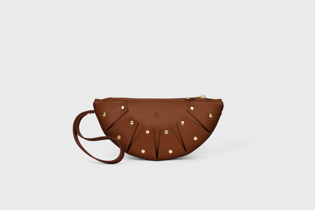 Juno Dark Brown Colour Leather Vegetable Tanned Modern Minimal Design Premium Quality Atelier Madre Manuel Dreesmann Barcelona 1