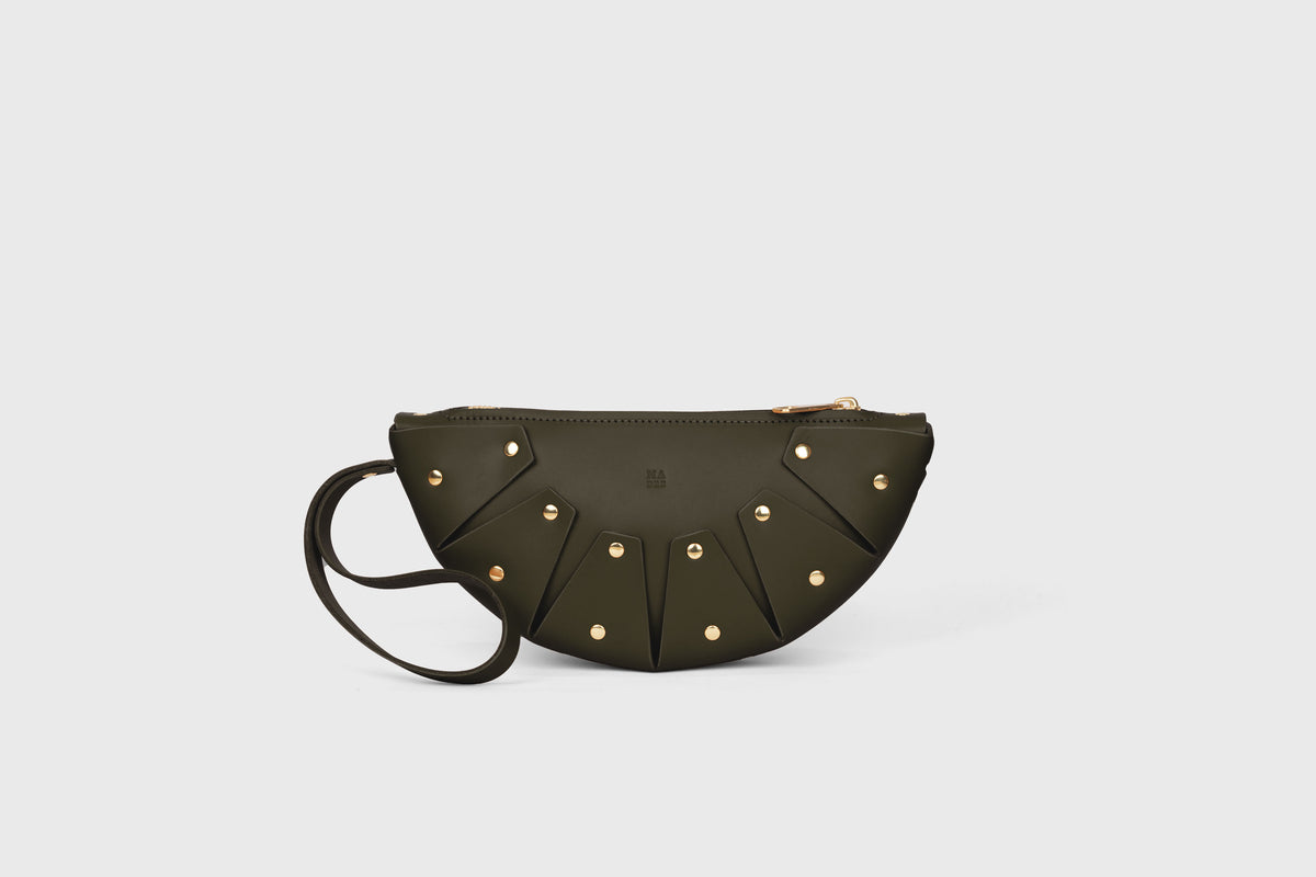 Juno Olive Green Colour Leather Vegetable Tanned Modern Minimal Design Premium Quality Atelier Madre Manuel Dreesmann Barcelona 1