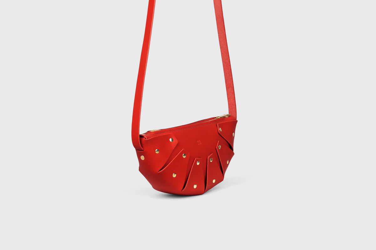 Juno Red Colour Leather Vegetable Tanned Modern Minimal Design Premium Quality Atelier Madre Manuel Dreesmann Barcelona 4