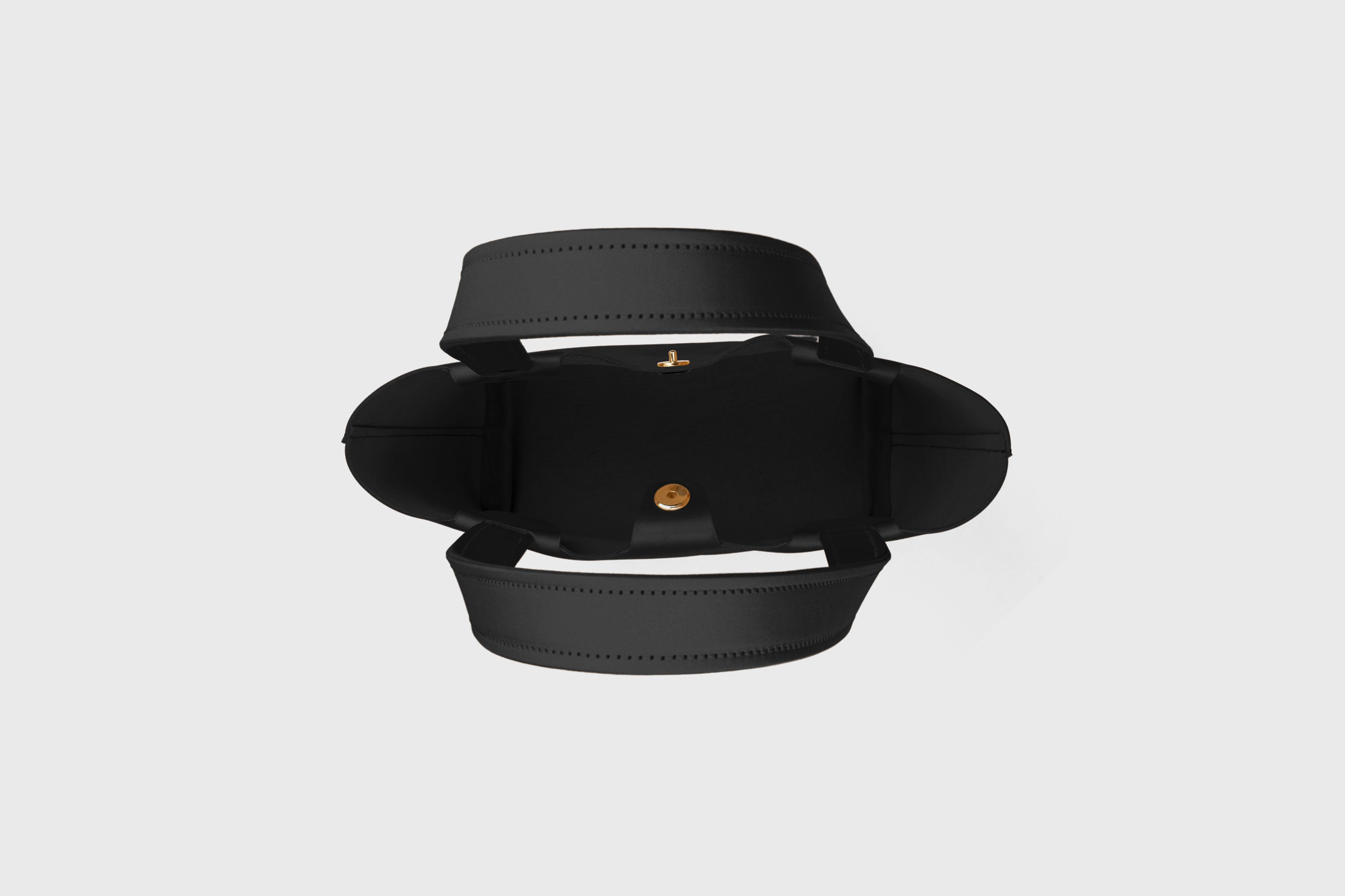 Karin Bag Closure In Black Color In Vegetable Tanned Leather Magnetic Closure Open Top Minimalistic Design Barcelona Spain