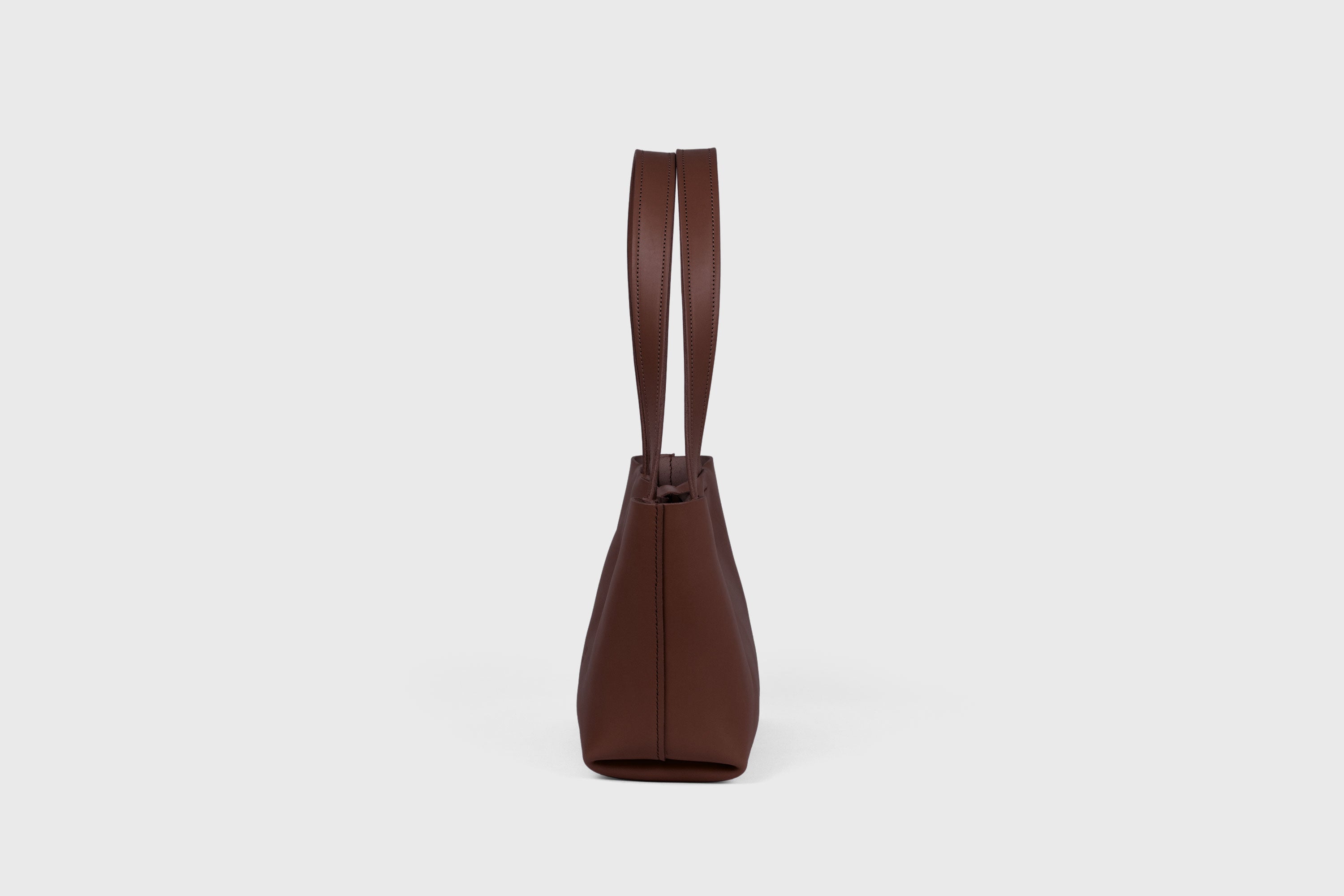 Karin Tote Bag Small Premium Leather Dark Brown Color Magnetic Closure Minimalist Design Atelier Madre Manuel Dreesmann Barcelona Spain