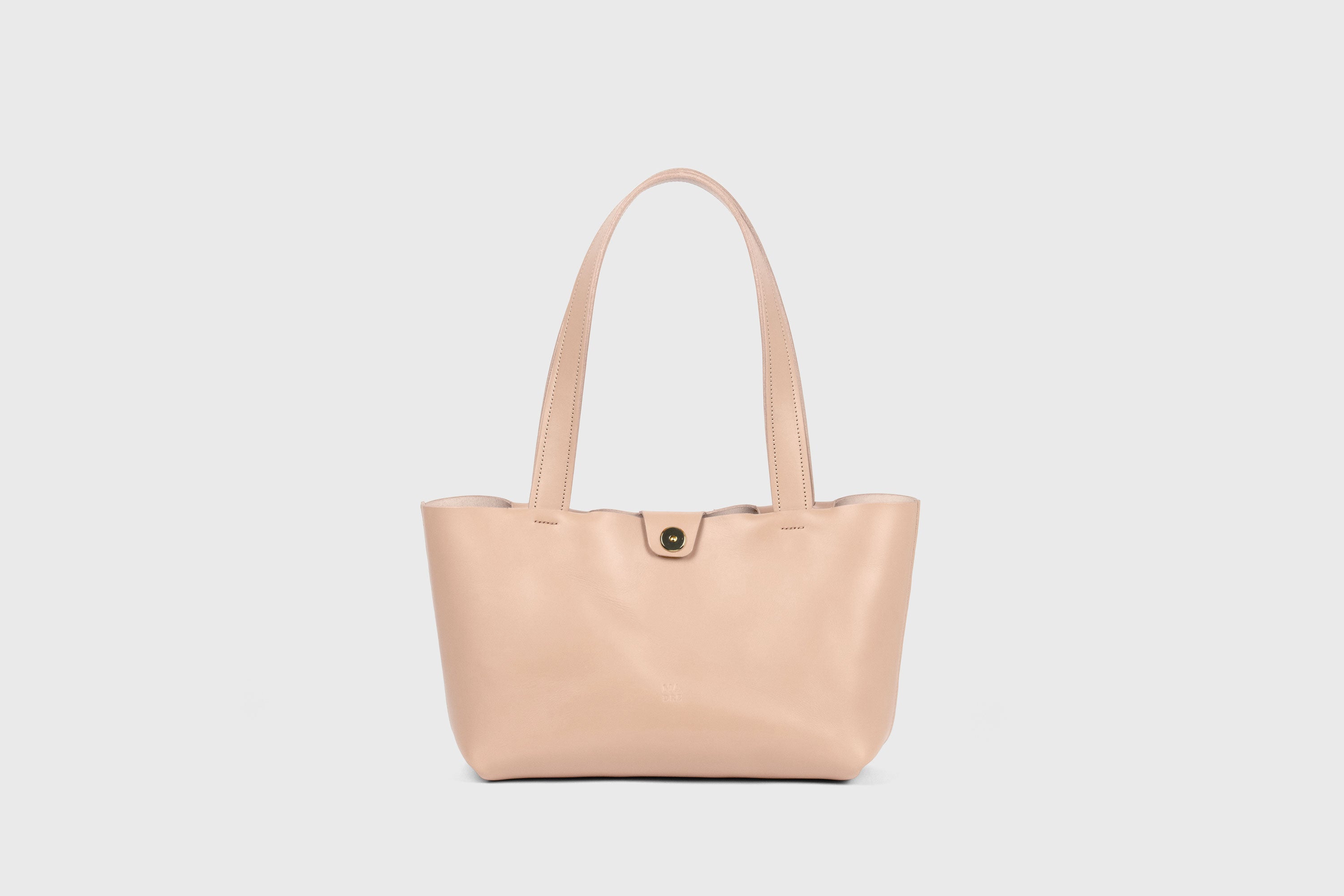 Karin Tote Bag Small Premium Leather Natural Color Magnetic Closure Minimalist Design Atelier Madre Manuel Dreesmann Barcelona Spain