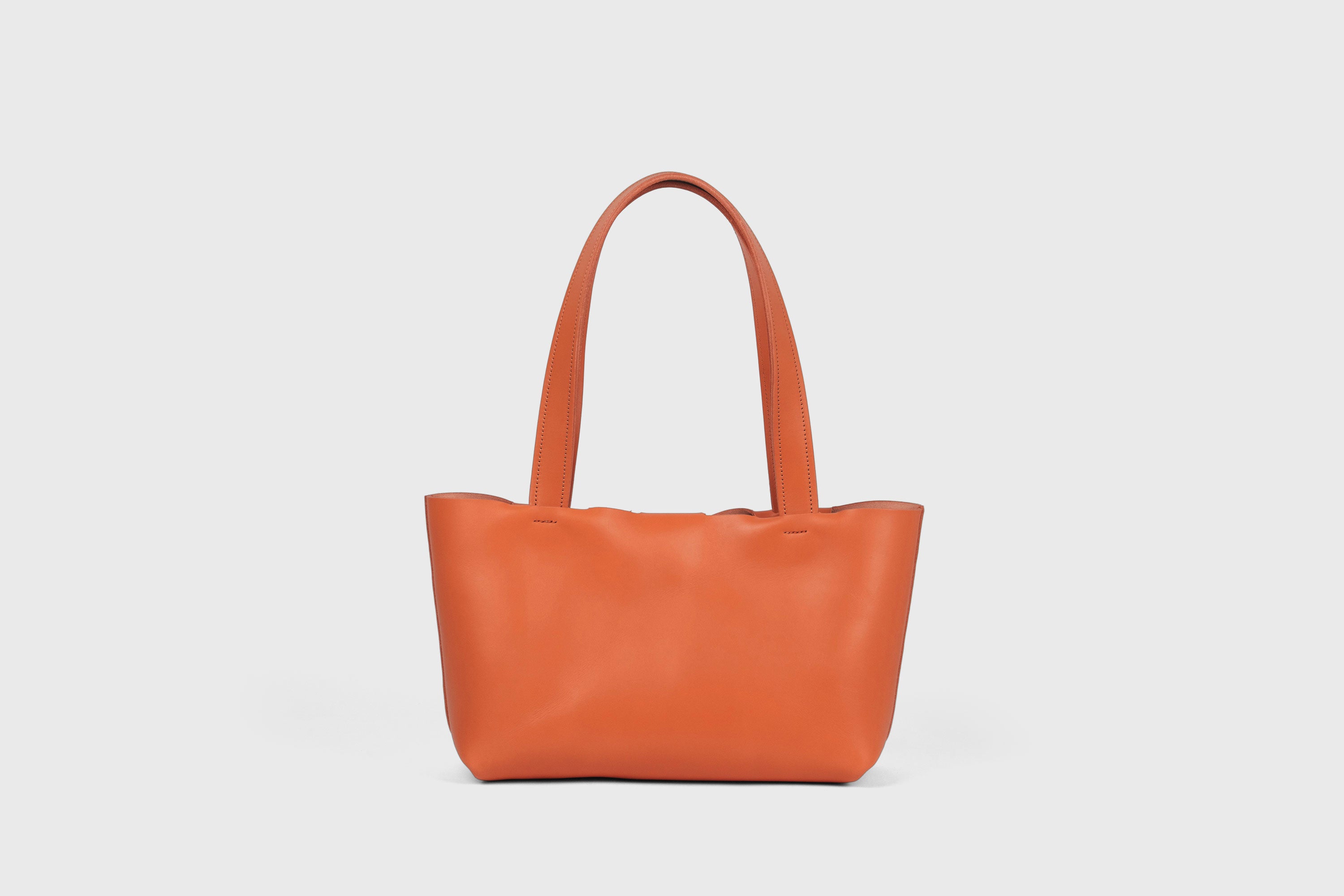 Karin Tote Bag Small Premium Leather Orange Color Magnetic Closure Minimalist Design Atelier Madre Manuel Dreesmann Barcelona Spain