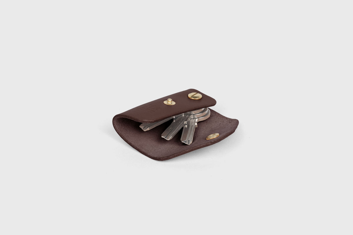 Key Etui Chocolate Brown Leather Atelier Madre Manuel Dreesmann Barcelona Spain 3