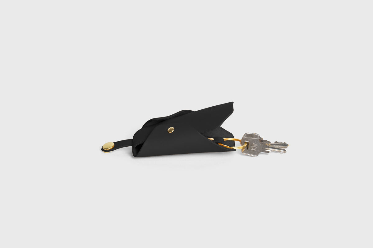 Key Pouch Leather Black Colour Leather Vegetable Tanned Modern Minimal Design Premium Quality Atelier Madre Manuel Dreesmann Barcelona 5