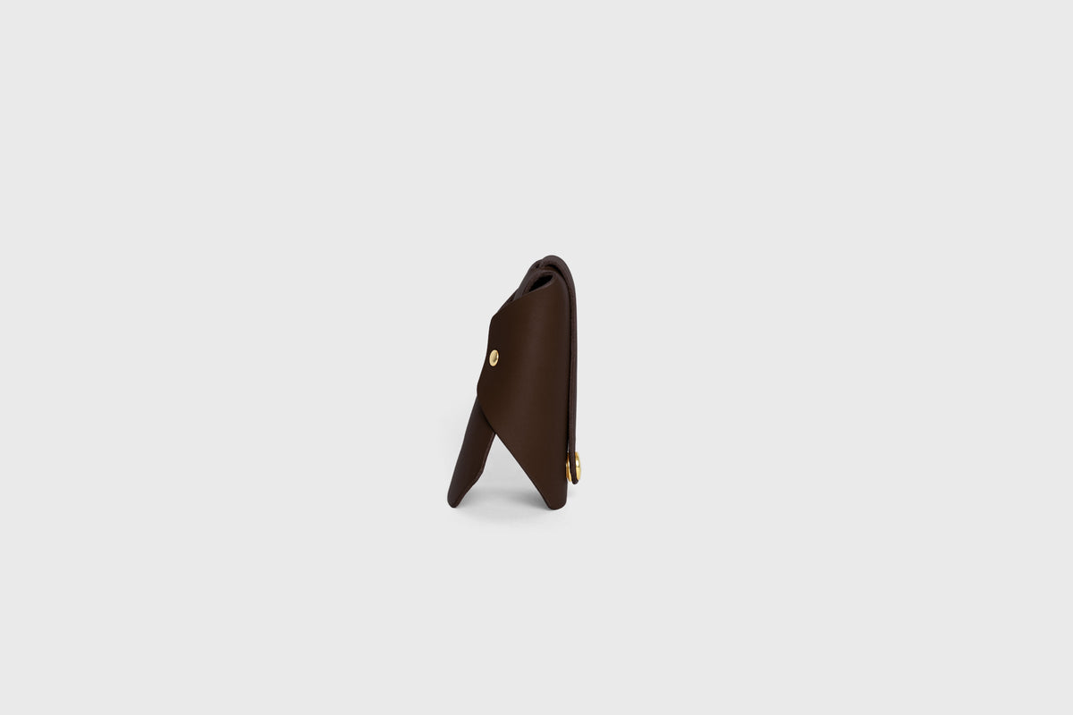 Key Pouch Leather Chocolate Brown Colour Leather Vegetable Tanned Modern Minimal Design Premium Quality Atelier Madre Manuel Dreesmann Barcelona 3