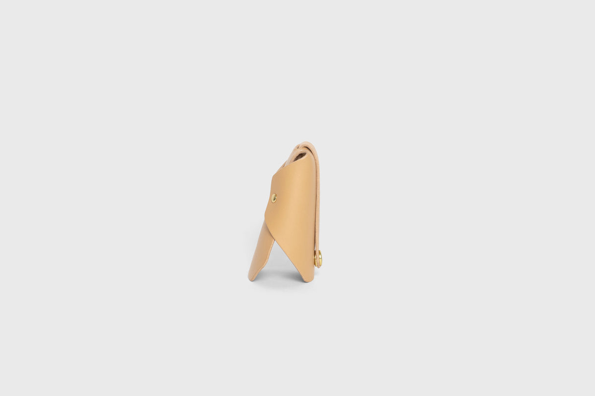 Key Pouch Leather Natural Colour Leather Vegetable Tanned Modern Minimal Design Premium Quality Atelier Madre Manuel Dreesmann Barcelona 4