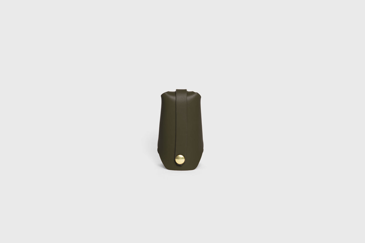 Key Pouch Leather Olive Green Colour Leather Vegetable Tanned Modern Minimal Design Premium Quality Atelier Madre Manuel Dreesmann Barcelona 1