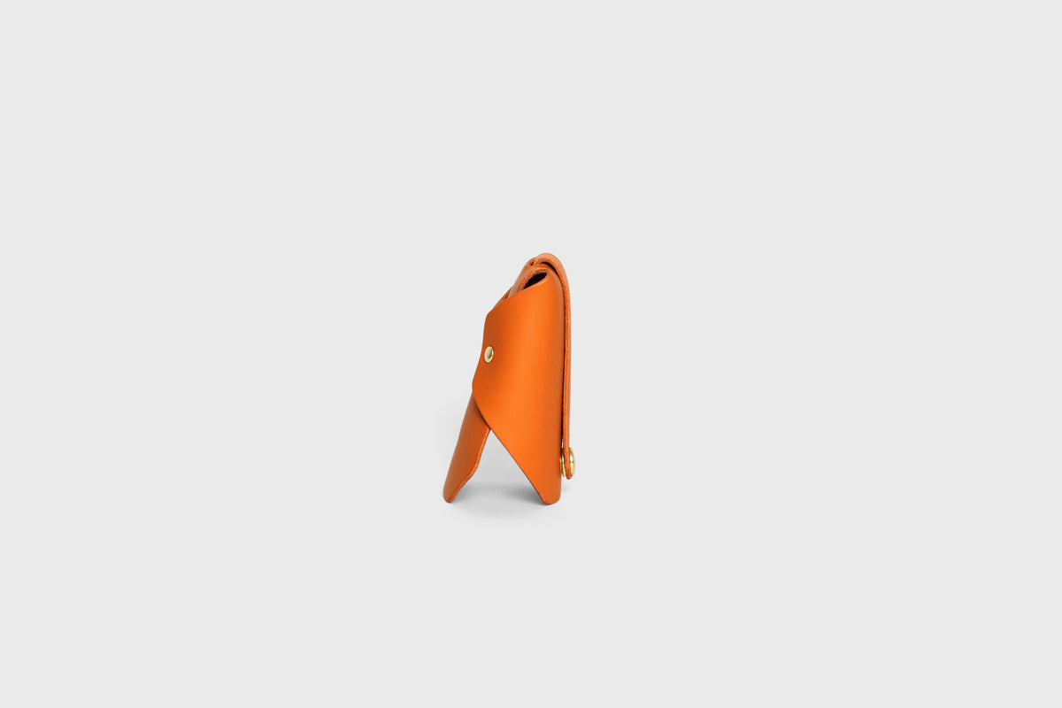 Key Pouch Leather Orange Colour Leather Vegetable Tanned Modern Minimal Design Premium Quality Atelier Madre Manuel Dreesmann Barcelona 3