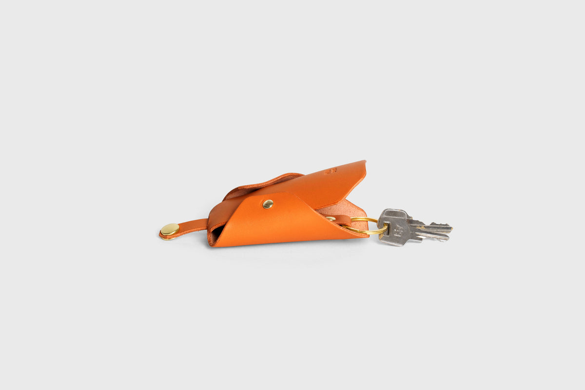 Key Pouch Leather Orange Colour Leather Vegetable Tanned Modern Minimal Design Premium Quality Atelier Madre Manuel Dreesmann Barcelona 5