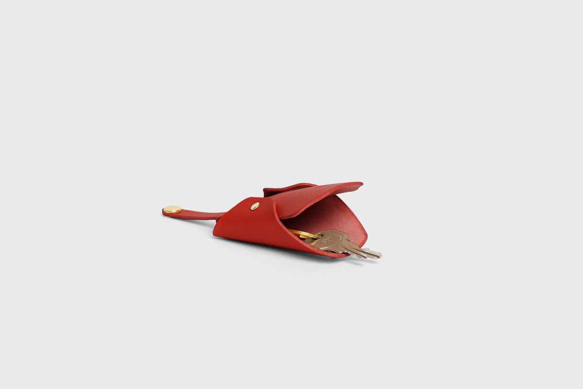 Key Pouch Leather Red Colour Leather Vegetable Tanned Modern Minimal Design Premium Quality Atelier Madre Manuel Dreesmann Barcelona 4