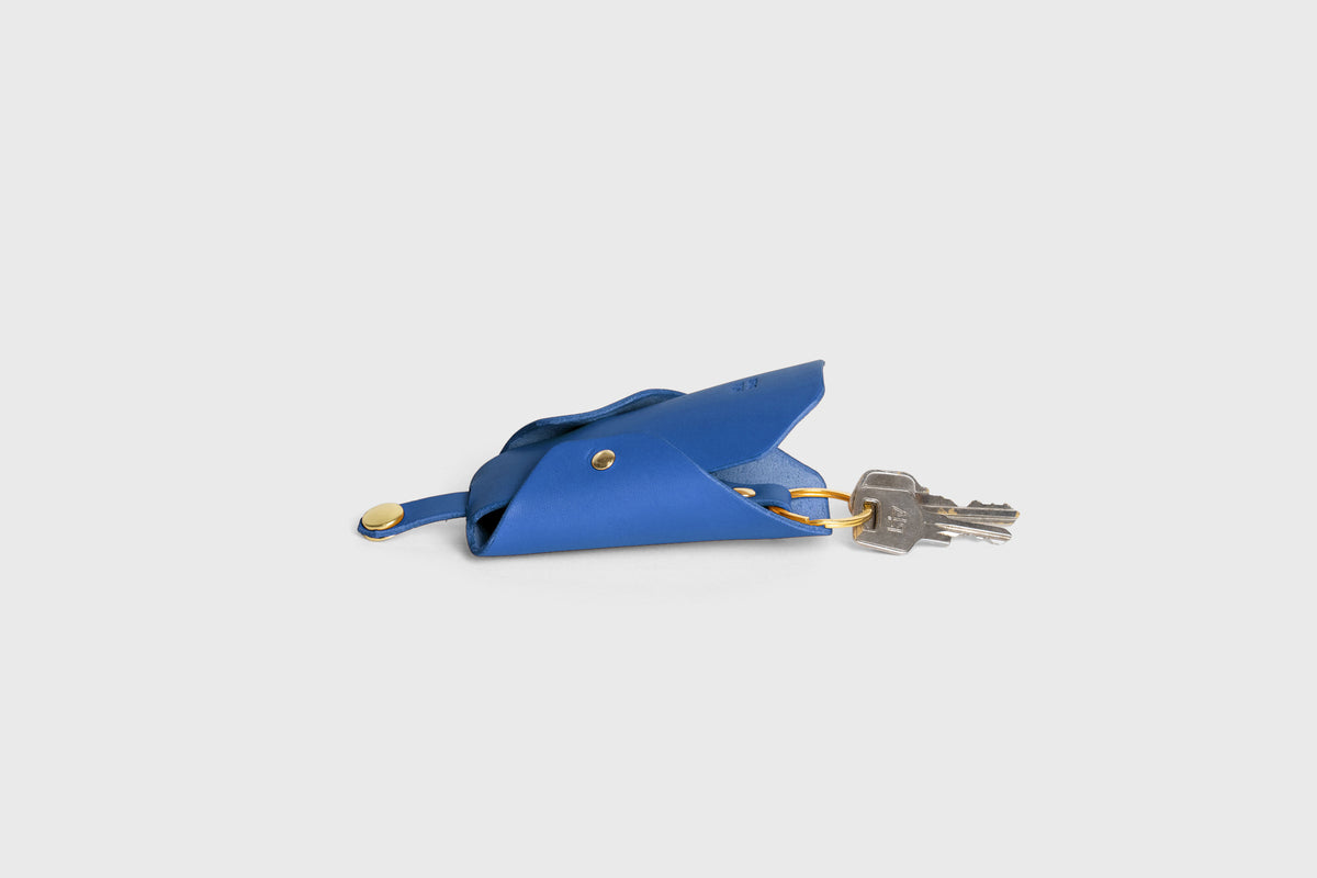 Key Pouch Leather Royal Blue Colour Leather Vegetable Tanned Modern Minimal Design Premium Quality Atelier Madre Manuel Dreesmann Barcelona 5