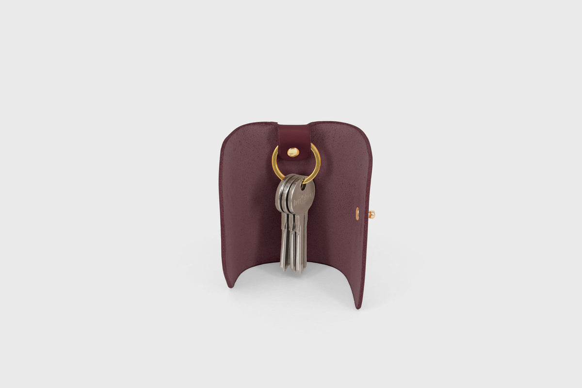 Key Wallet Leather Burgundy Color Minimalistic Design Atelier Madre Manuel Dreesmann Barcelona Spain 1