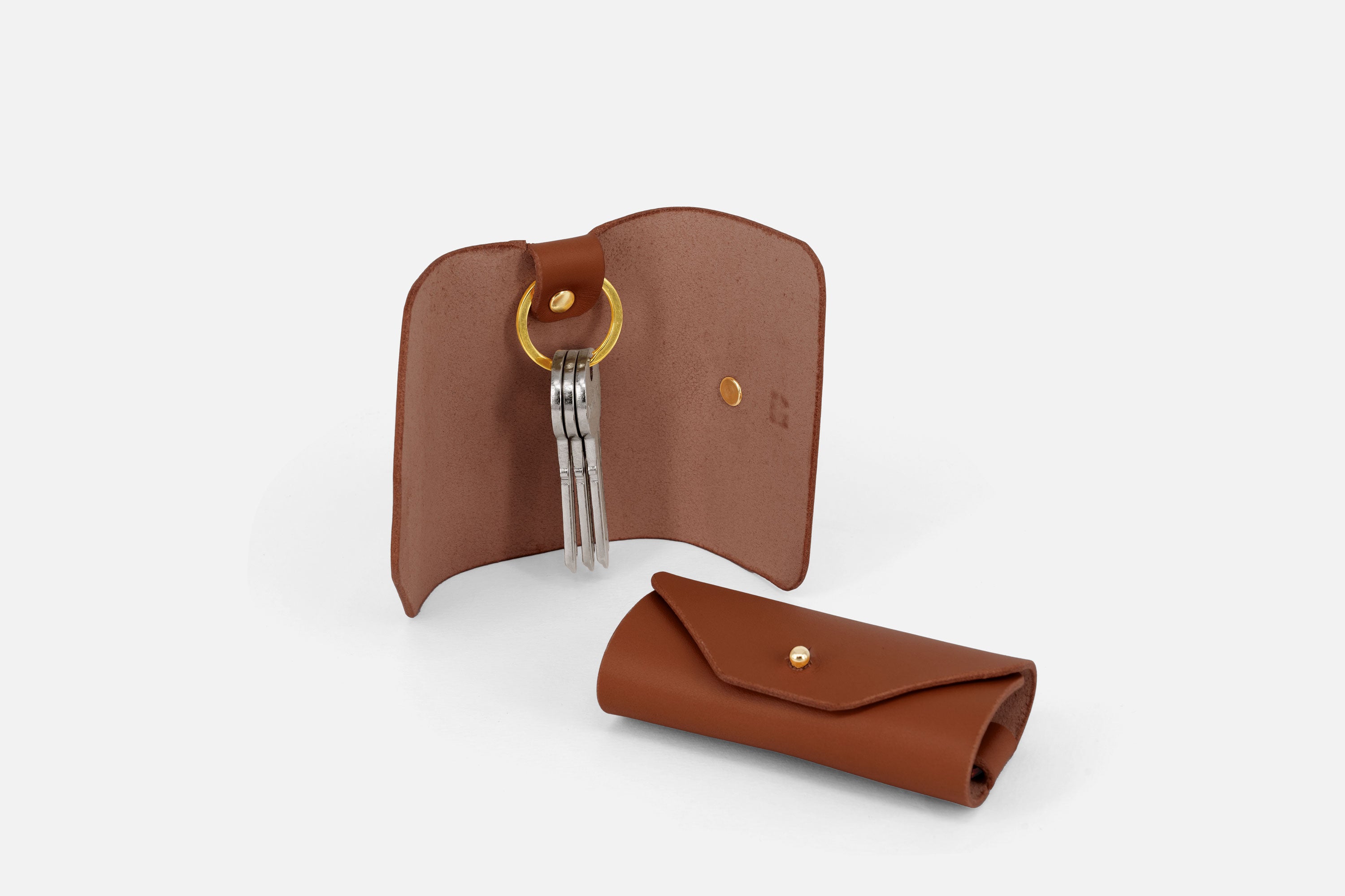Key Wallet Leather Dark Brown Color Minimalistic Design Atelier Madre Manuel Dreesmann Barcelona Spain
