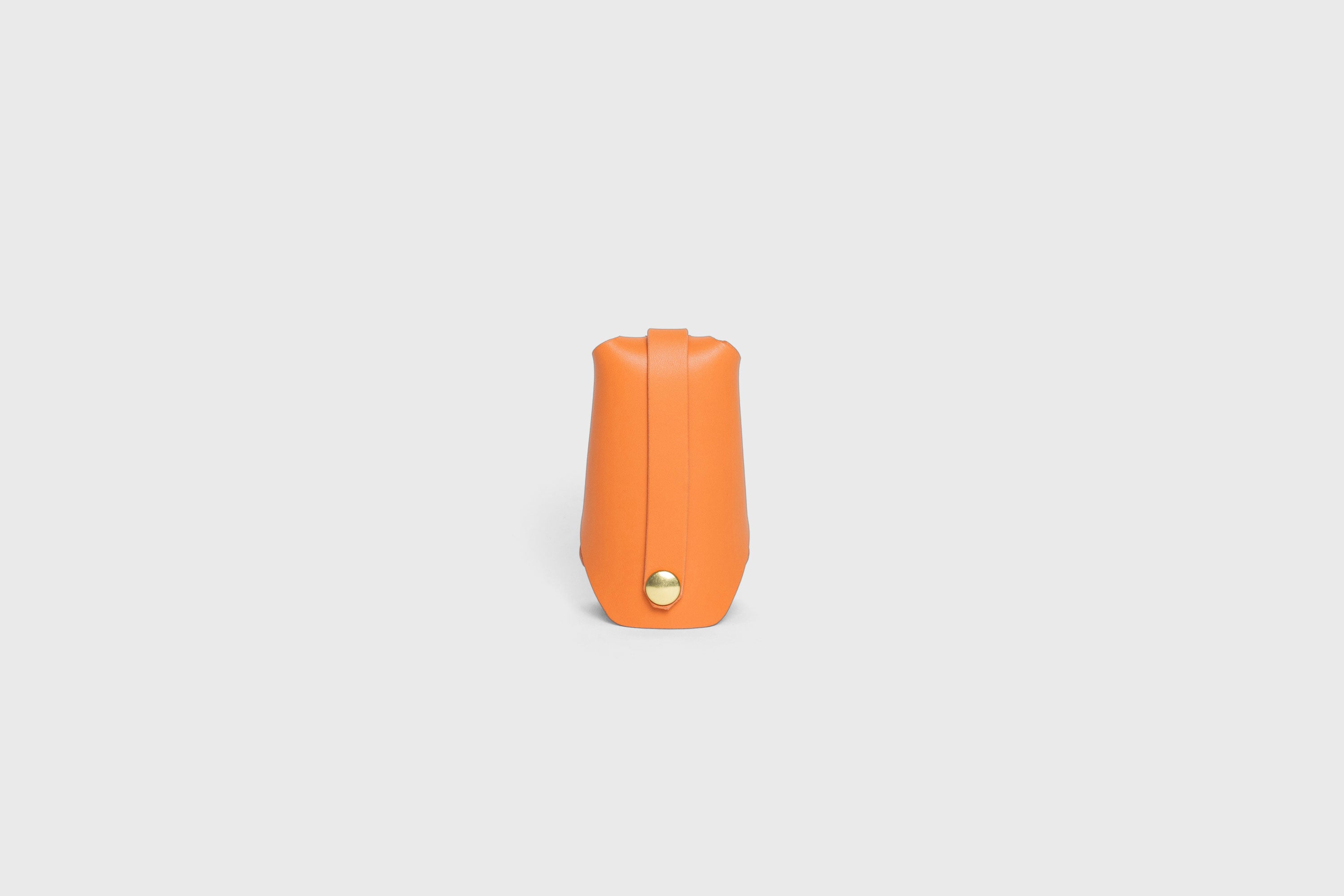 Key Pouch Case Sleeve Pocket Orange Color Leather Minimalistic Modern Design Premium Quality Full Grain Vegetable Tanned Leather Handmade Luxury Atelier Madre Manuel Dreesmann Barcelona Spain