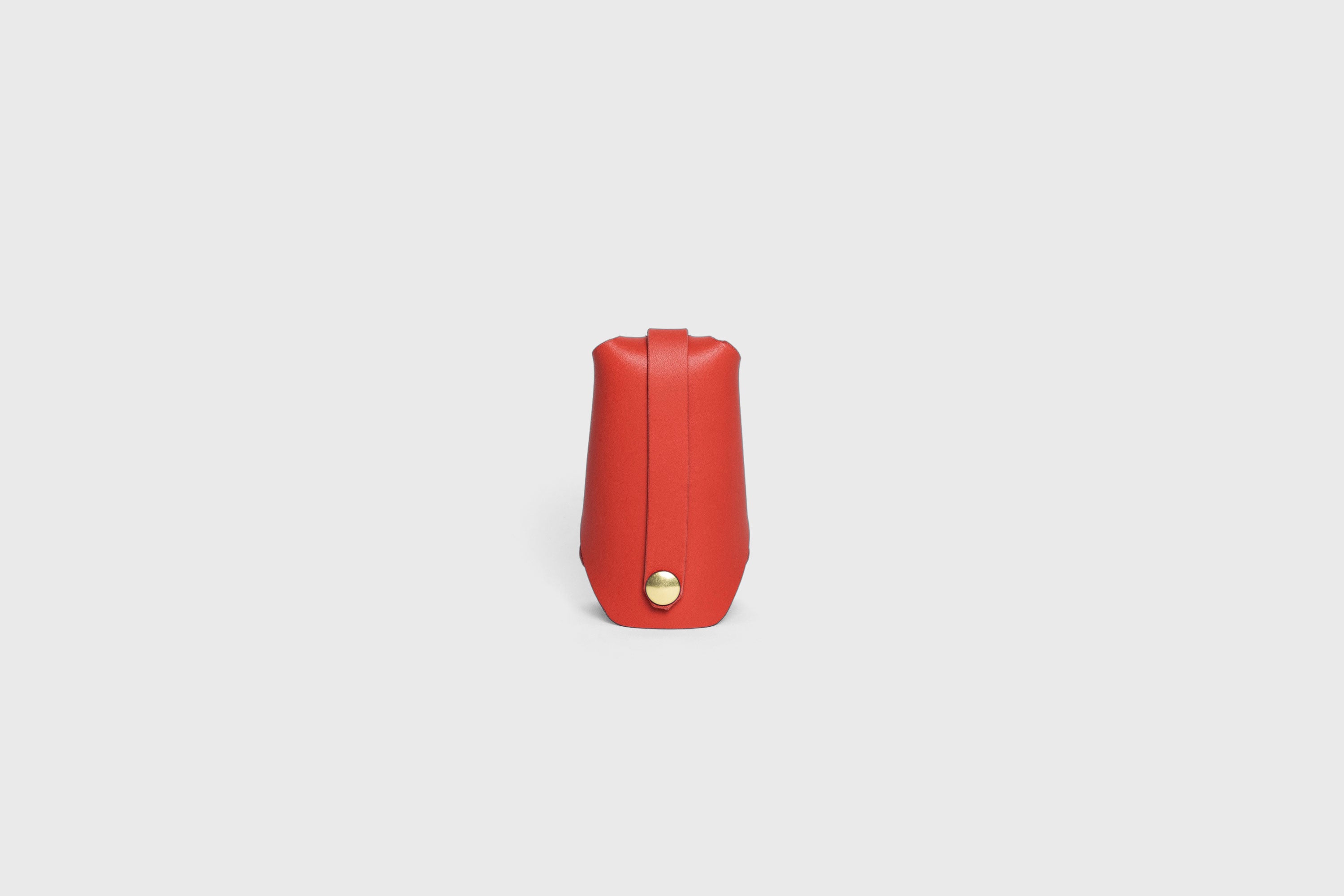 Key Pouch Case Sleeve Pocket Red Color Leather Minimalistic Modern Design Premium Quality Full Grain Vegetable Tanned Leather Handmade Luxury Atelier Madre Manuel Dreesmann Barcelona Spain