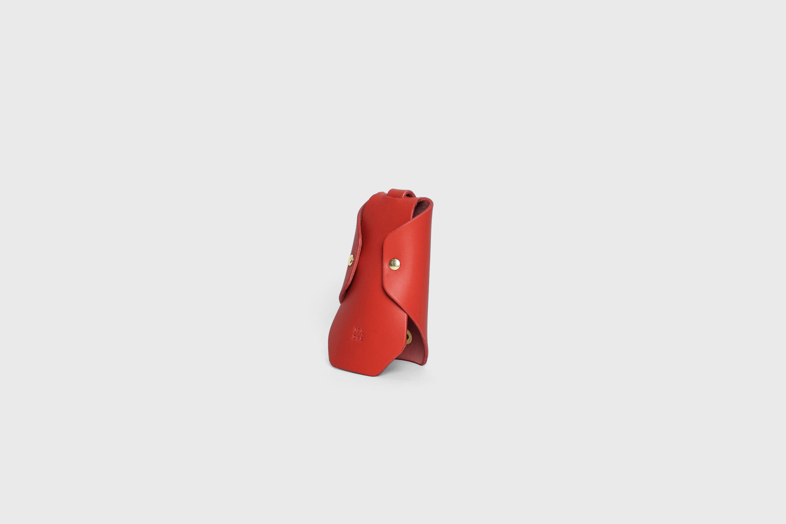 Key Pouch Case Sleeve Pocket Red Color Leather Minimalistic Modern Design Premium Quality Full Grain Vegetable Tanned Leather Handmade Luxury Atelier Madre Manuel Dreesmann Barcelona Spain