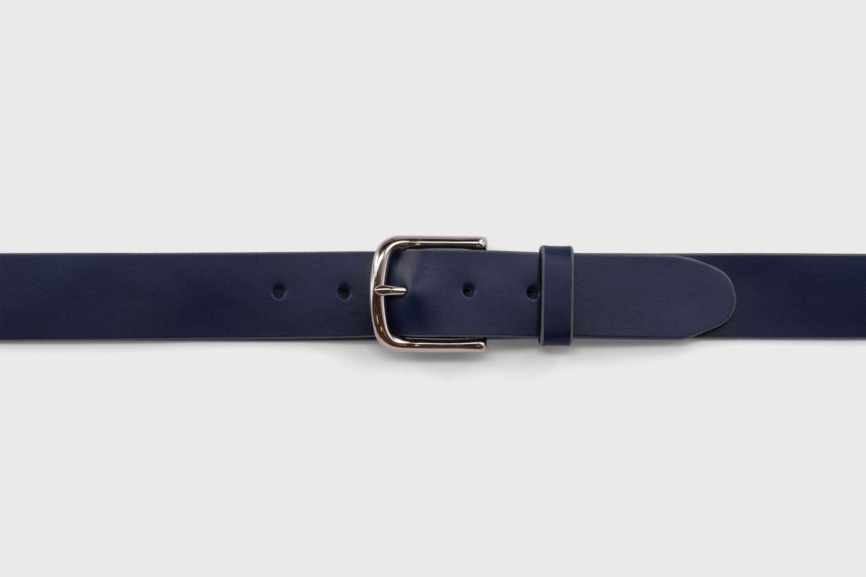 Leather Belt Anto Nickel PVD Coated Buckle Marine Blue vegetable  tanned full grain leather Minimalist Design Atelier Madre Manuel Dreesmann Barcelona