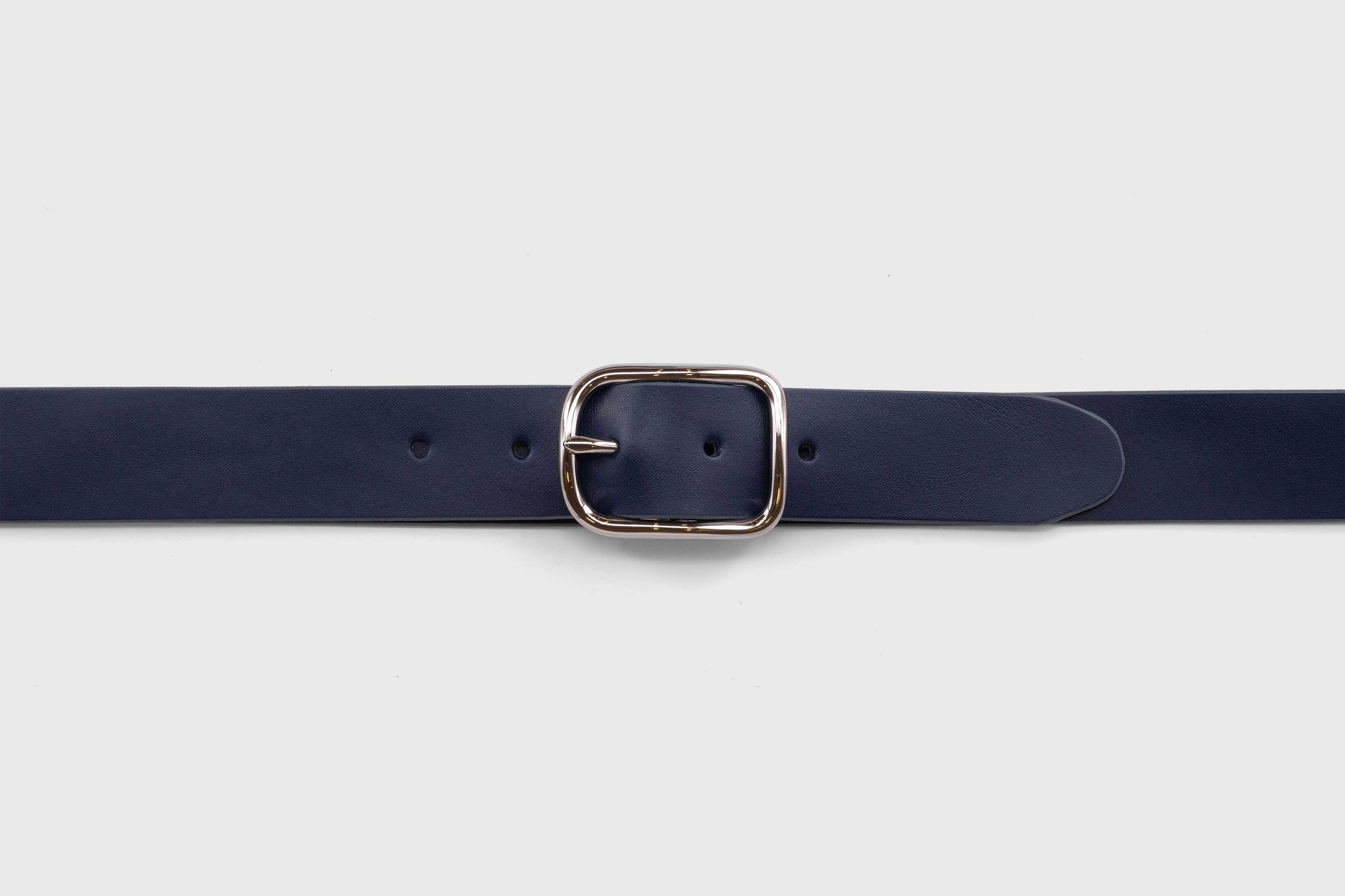 Leather Belt Rio Nickel PVD Coated Buckle Marine Blue vegetable tanned full grain leather Minimalist Design Atelier Madre Manuel Dreesmann Barcelona