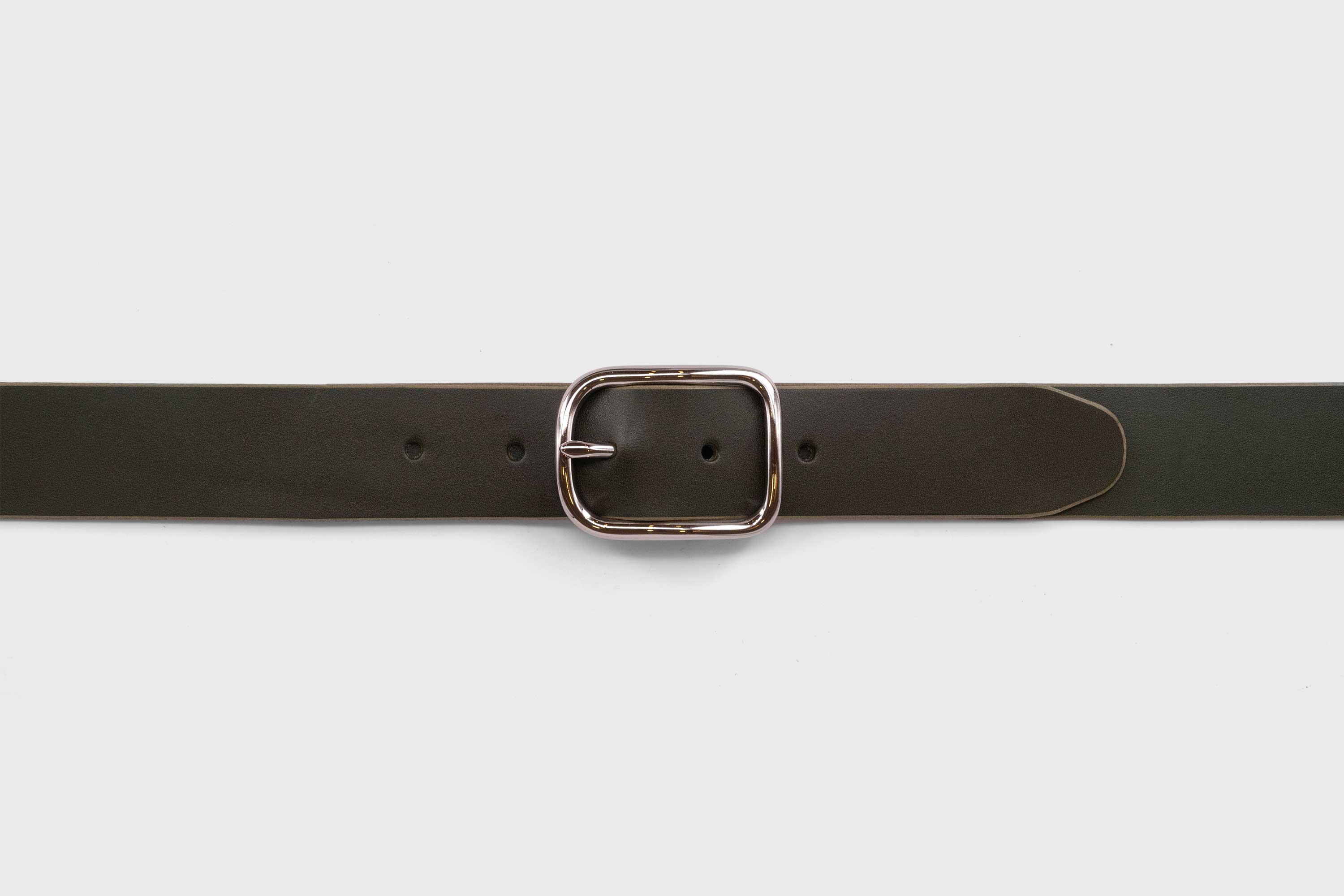 Leather Belt Rio Nickel PVD Coated Buckle Olive Green vegetable tanned full grain leather Minimalist Design Atelier Madre Manuel Dreesmann Barcelona