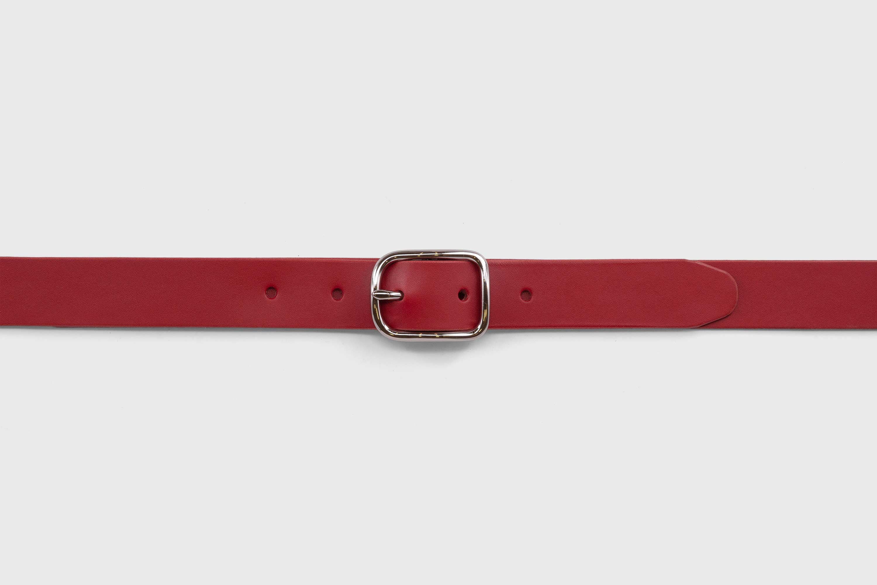 Leather Belt Small Rio Nickel PVD Coated Buckle Red vegetable tanned full grain leather Minimalist Design Atelier Madre Manuel Dreesmann Barcelona