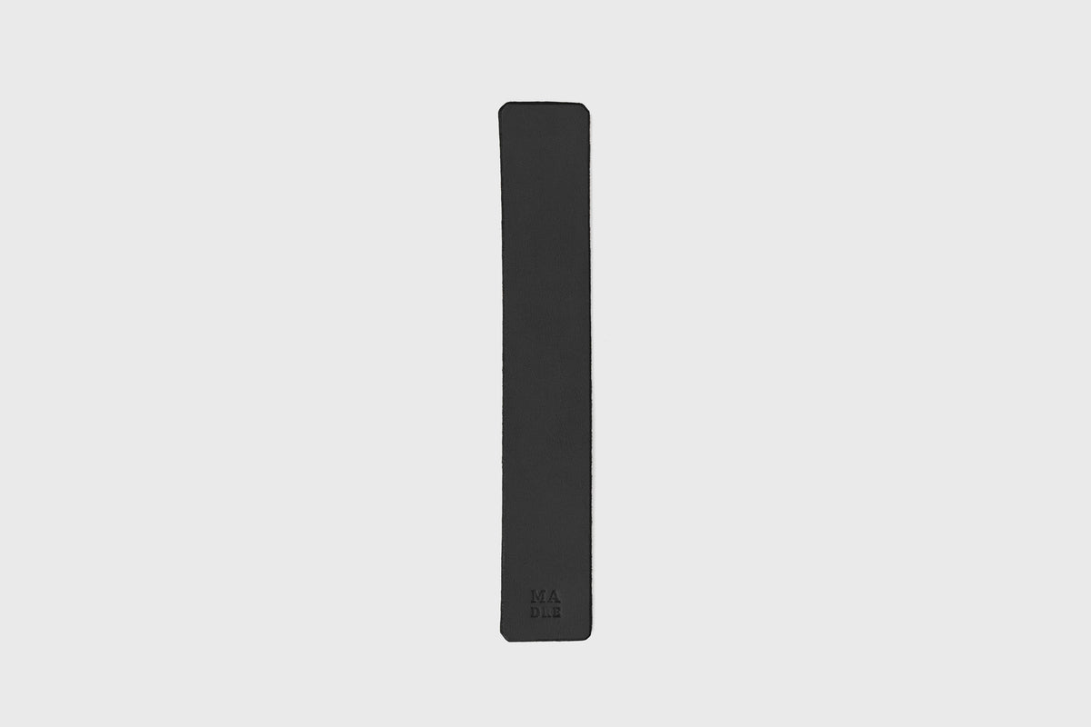 Leather Bookmark Black Color Minimalistic Design Atelier Madre Manuel Dreesmann Barcelona 1