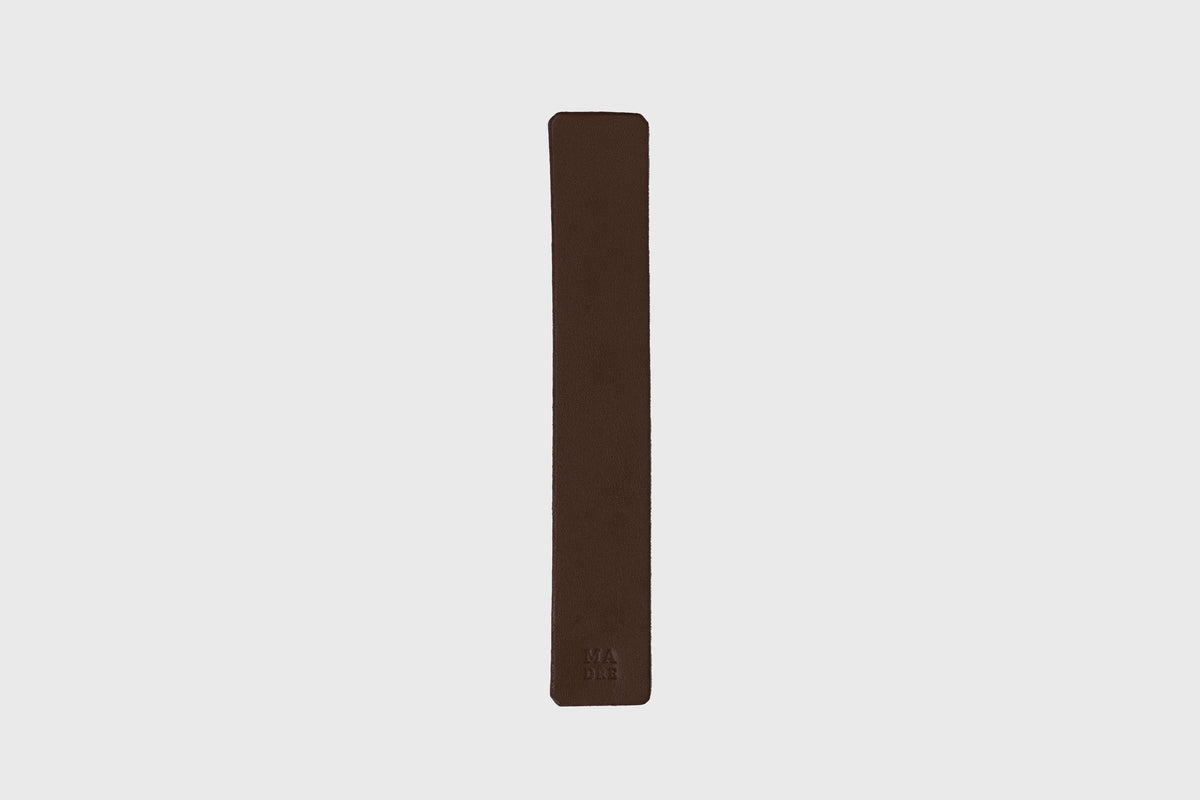 Leather Bookmark Chocolate Brown Color Minimalistic Design Atelier Madre Manuel Dreesmann Barcelona 1