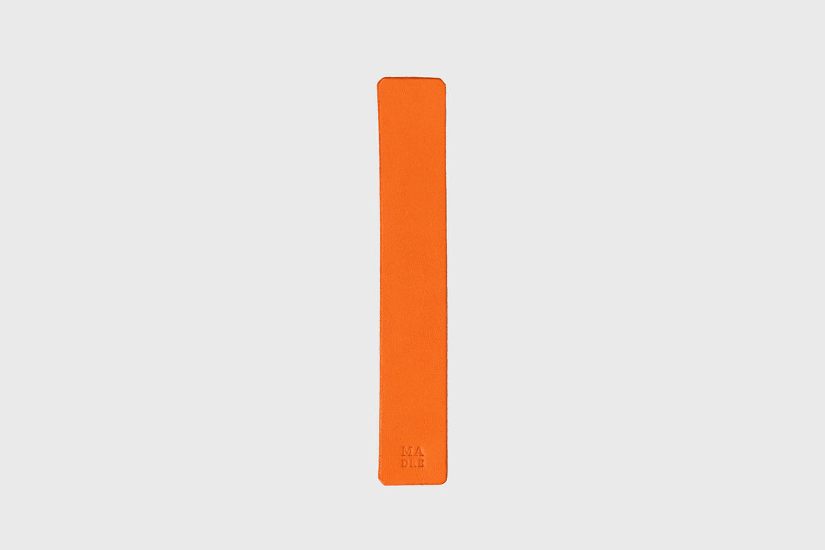Leather Bookmark Orange Color Minimalistic Design Atelier Madre Manuel Dreesmann Barcelona 1