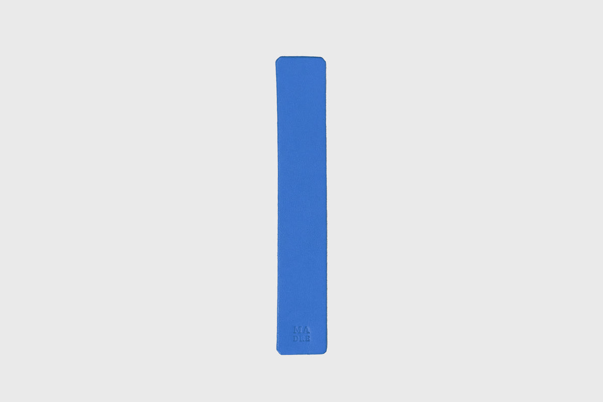 Leather Bookmark Royal Blue Color Minimalistic Design Atelier Madre Manuel Dreesmann Barcelona 1