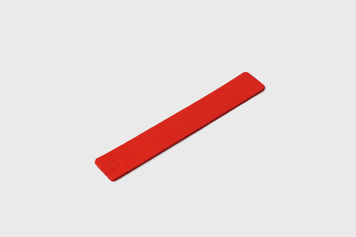 Leather Bookmark red color minimalistic design atelier madre manuel dreesmann barcelona 2