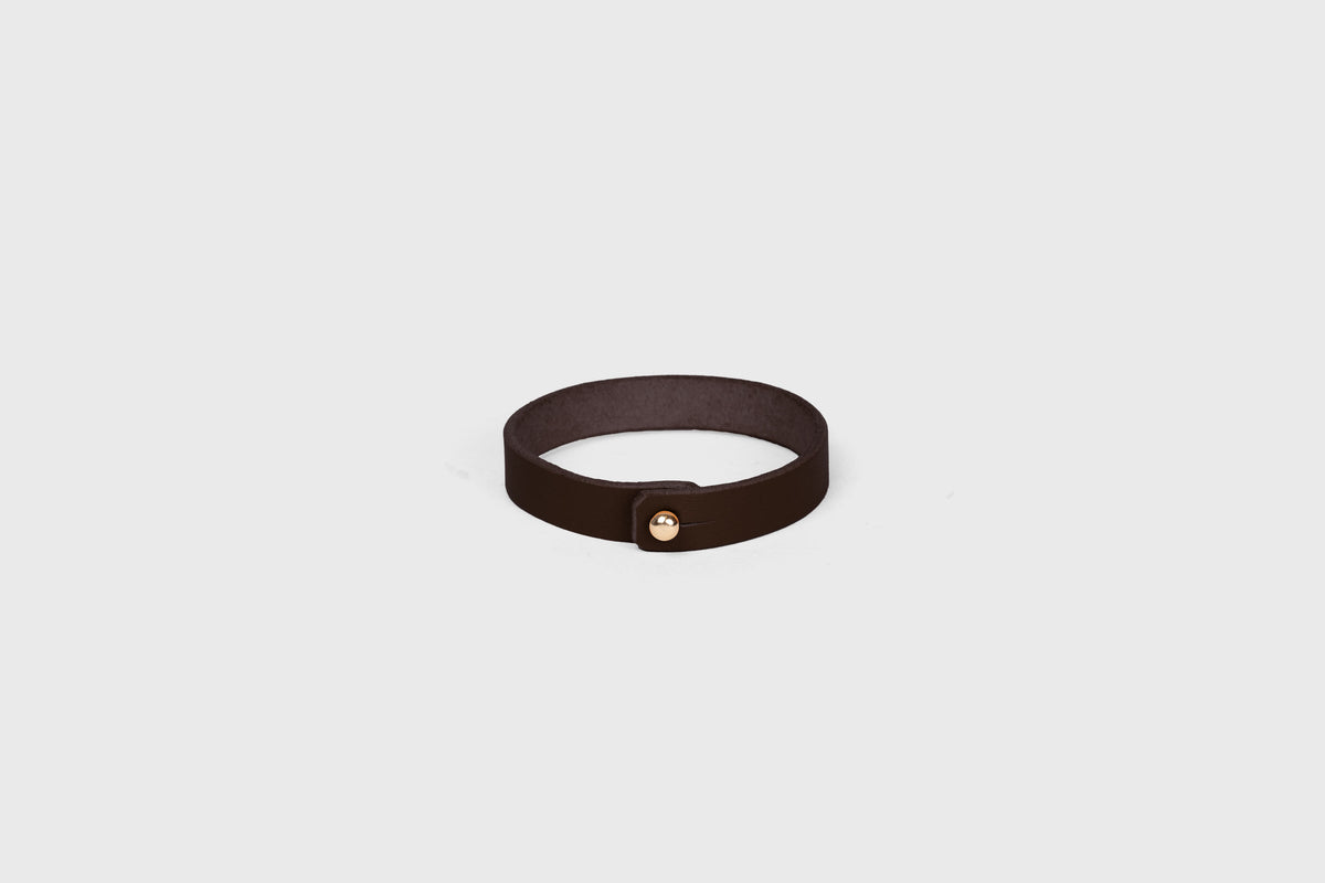 Leather Bracelet Chocolate Brown Colour Minimalistic Design Atelier Madre Manuel Dreesmann Barcelona Spain 1