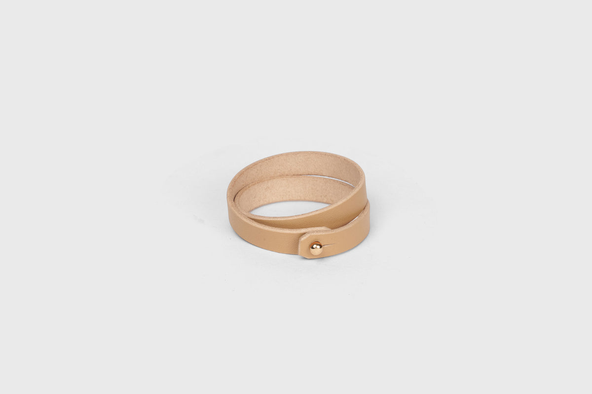 Leather Bracelet Double Natural Colour Minimalistic Design Atelier Madre Manuel Dreesmann Barcelona Spain