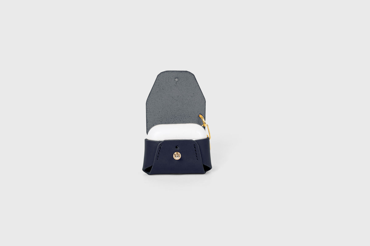 Leather Case Airpods Marine Blue Coloured Pro 1 and 2 generation Atelier Madre Manuel Dreesmann Barcelona 4