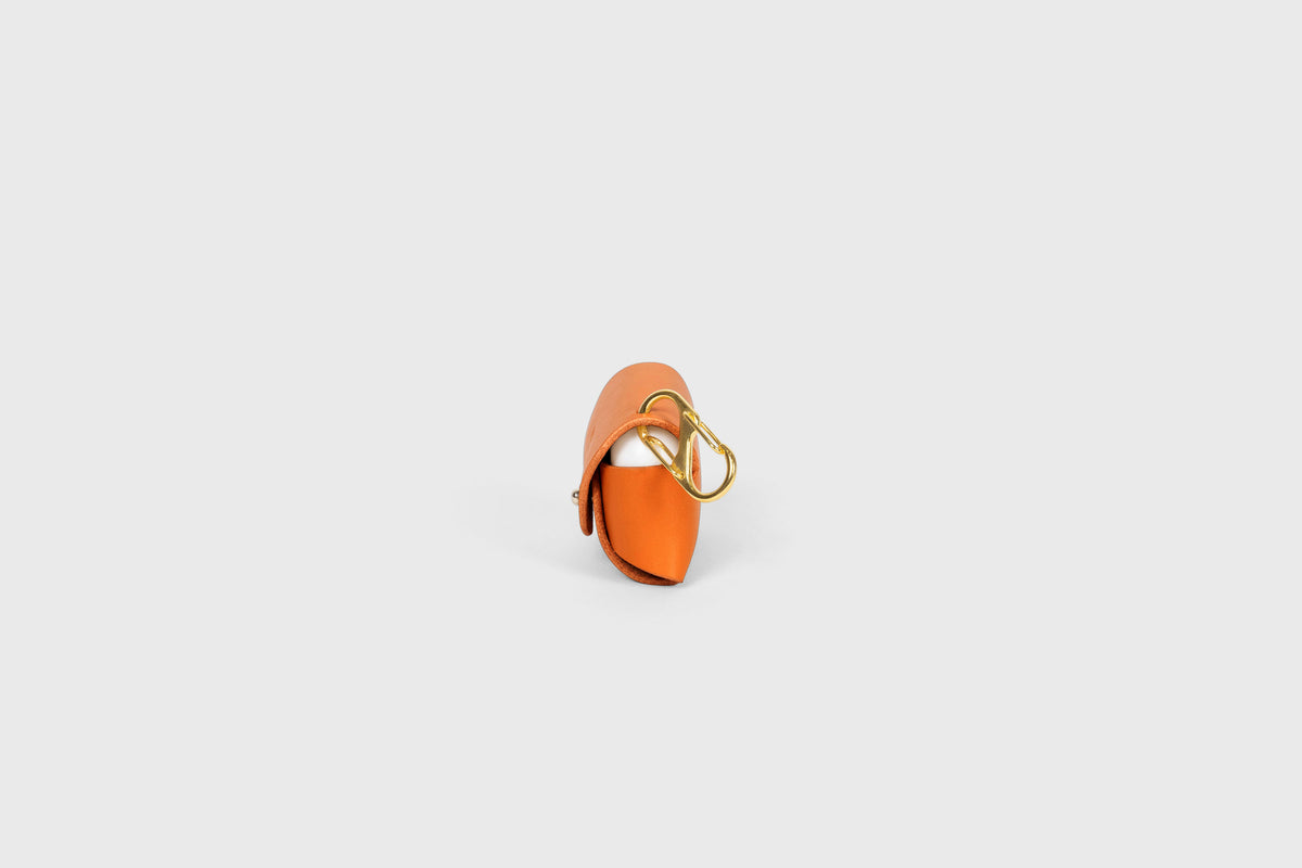 Leather Case Airpods Orange Coloured Pro 1 and 2 generation Atelier Madre Manuel Dreesmann Barcelona 6