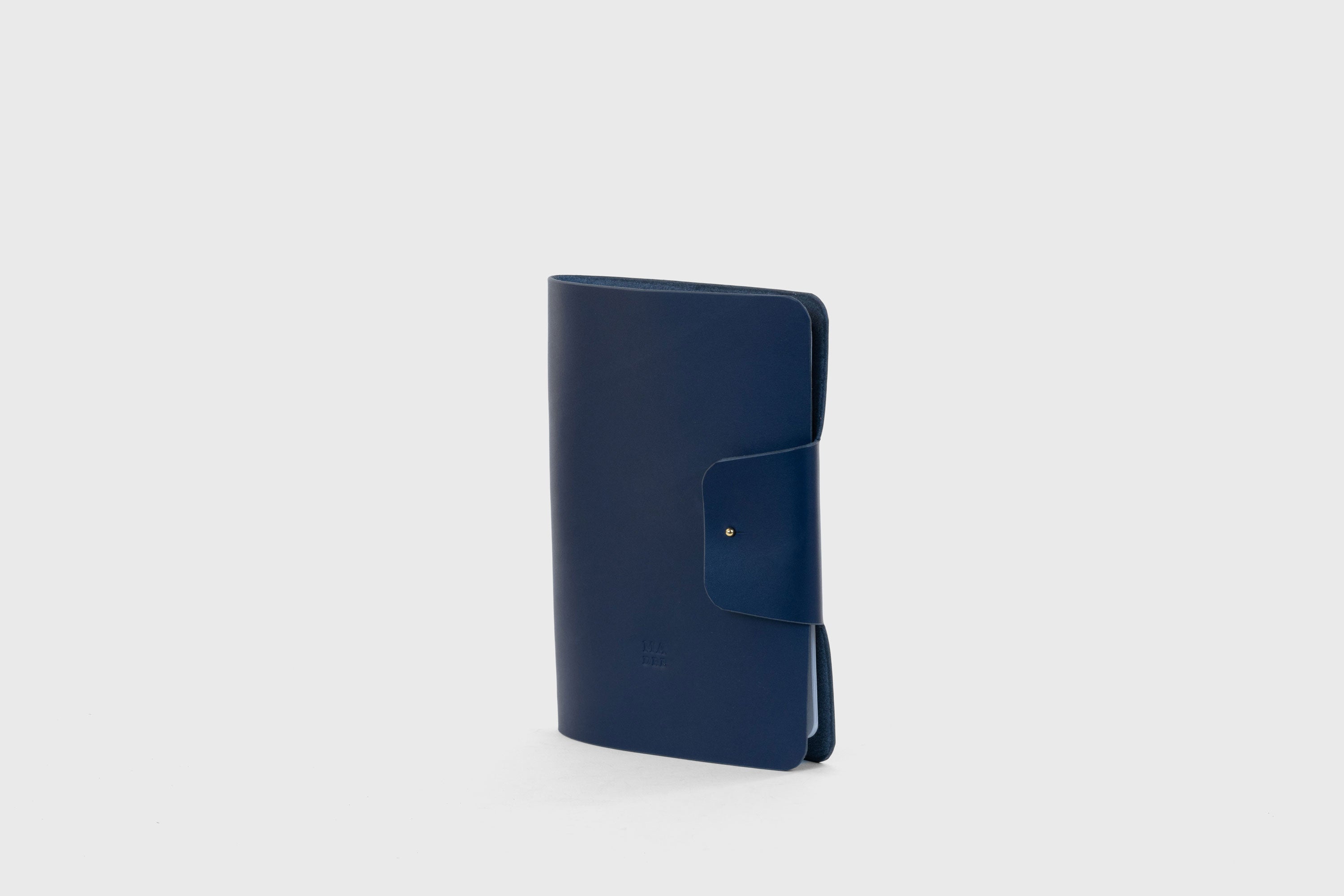 Journal Leather Marine Blue A5 Paper Notebook Sketchbook Refillable Modern Minimalist Designer Luxury Quality Handcrafted Full Grain Vegetable Tanned Atelier Madre Manuel Dreesmann Barcelona Spain