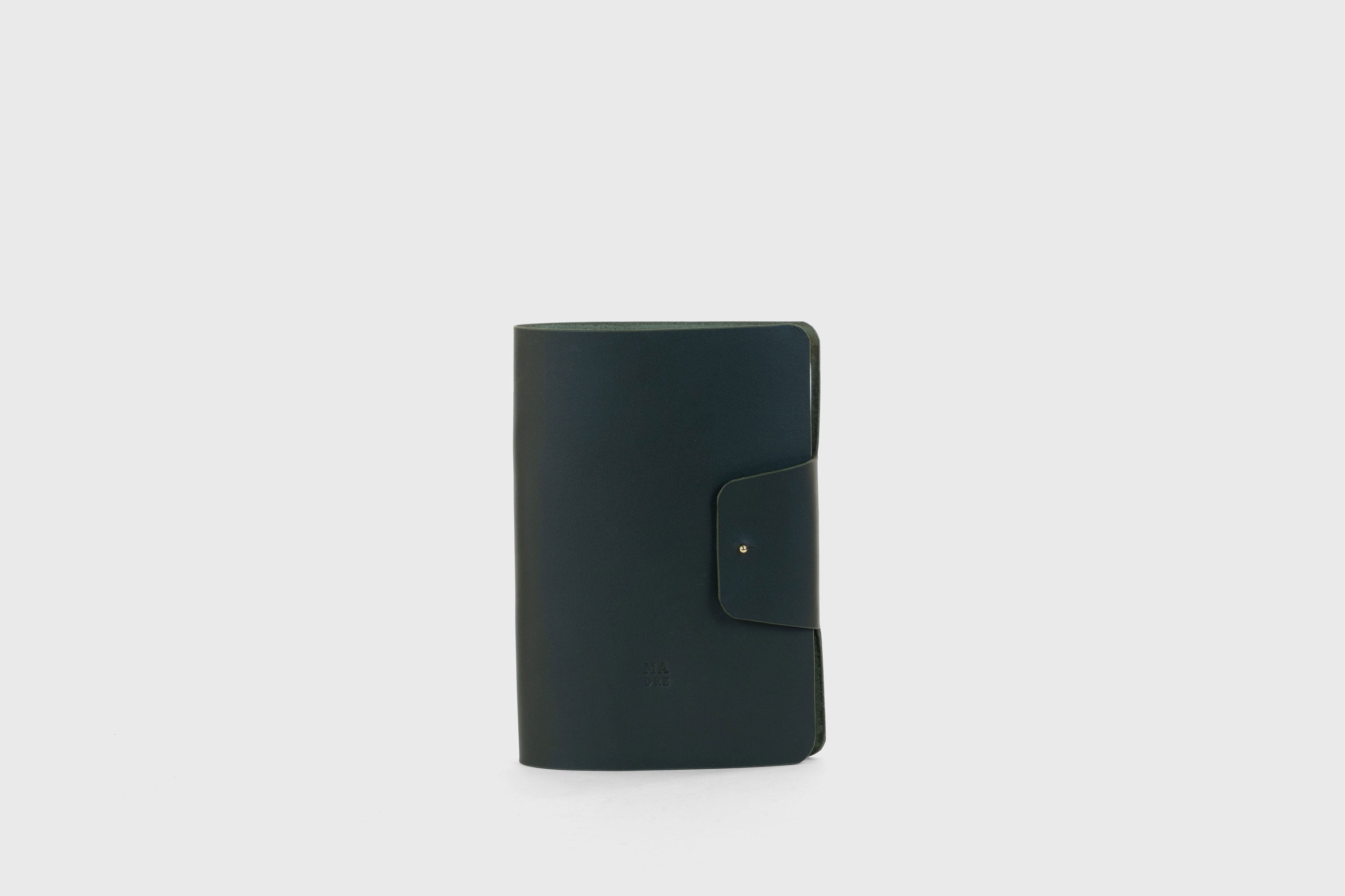 Journal Leather Olive Green A5 Paper Notebook Sketchbook Refillable Modern Minimalist Designer Luxury Quality Handcrafted Full Grain Vegetable Tanned Atelier Madre Manuel Dreesmann Barcelona Spain