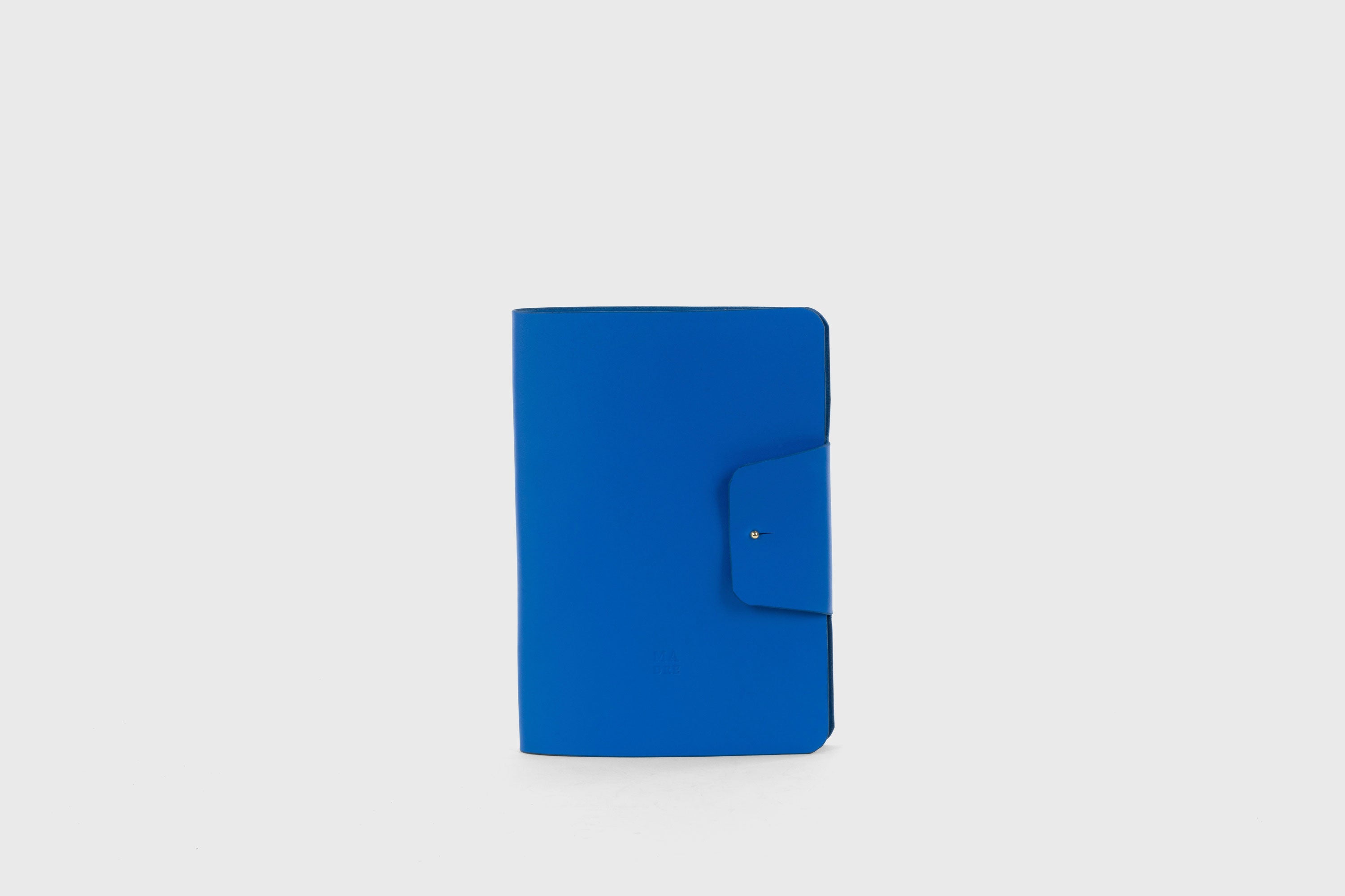 Journal Leather Royal Blue A5 Paper Notebook Sketchbook Refillable Modern Minimalist Designer Luxury Quality Handcrafted Full Grain Vegetable Tanned Atelier Madre Manuel Dreesmann Barcelona Spain