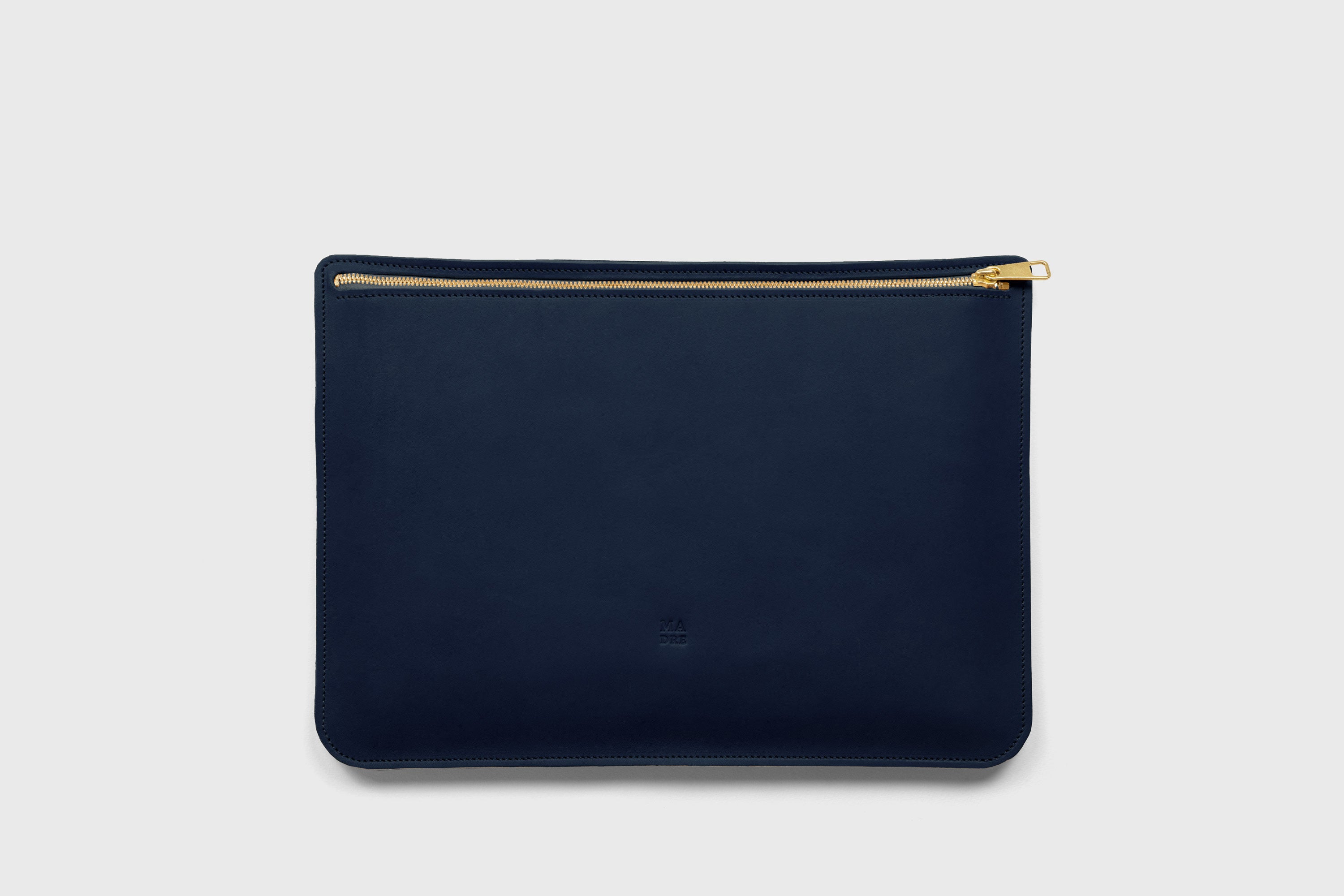 Leather Sleeve For MacBook Marine Blue Color Zipper Closure Protection Business Modern Minimalist Design Handcrafted High Quality Full Grain Vegetable Tanned Leather Atelier Madre Manuel Dreesmann Barcelona Spain