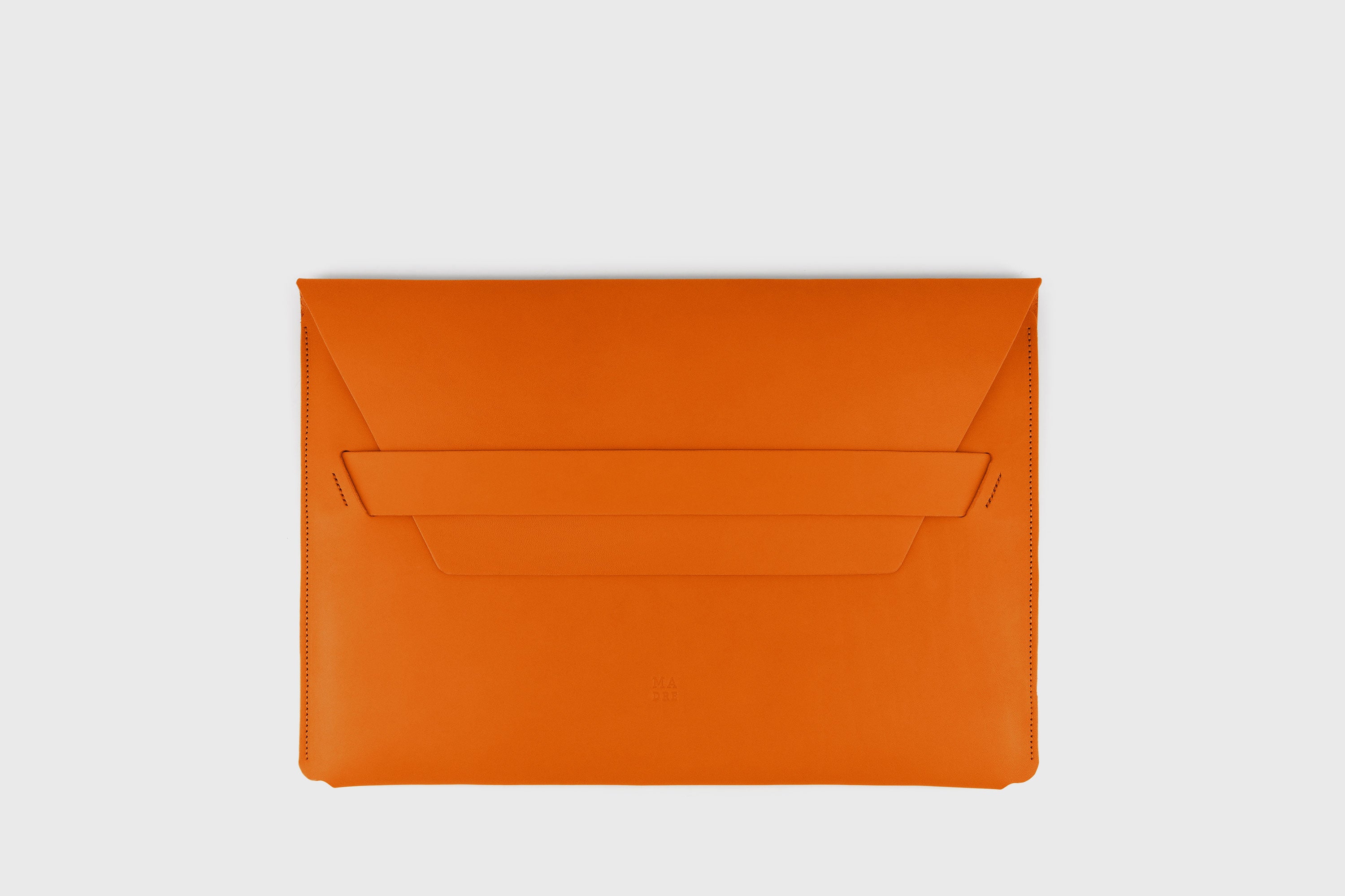 Leather Sleeve For MacBook Pro Air Orange Color Full Grain Vegetable Tanned Leather Modern Minimalist Design Premium Quality Protection Business Sleek Atelier Madre Manuel Dreesmann Barcelona Spain