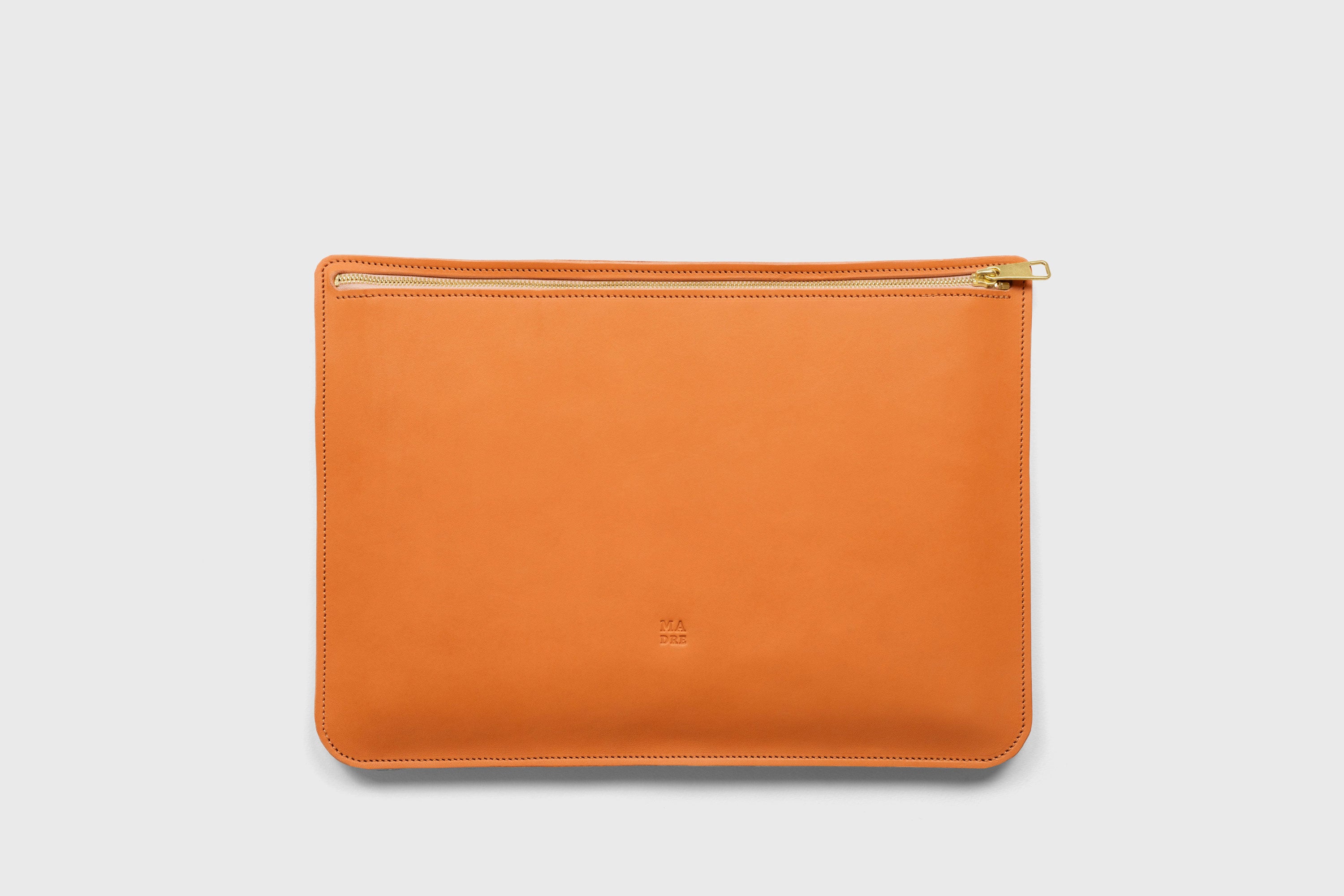 Leather Sleeve For MacBook Orange Color Zipper Closure Protection Business Modern Minimalist Design Handcrafted High Quality Full Grain Vegetable Tanned Leather Atelier Madre Manuel Dreesmann Barcelona Spain