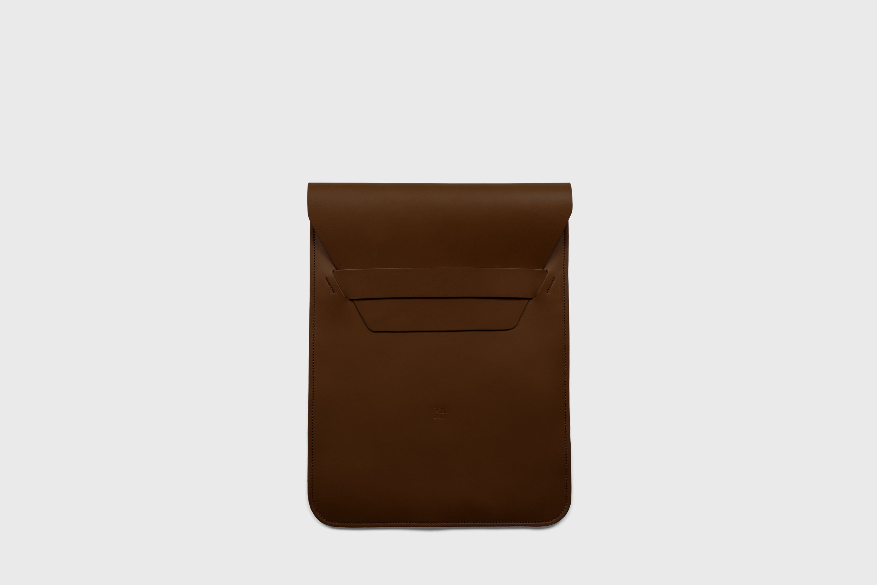 Leather Sleeve MacBook Vertical Dark Brown Color Protection Case Bag Laptop Sleeve Real Full Grain Leather Minimalist Sleek Modern Design Atelier Madre Manuel Dreesmann Barcelona Spain