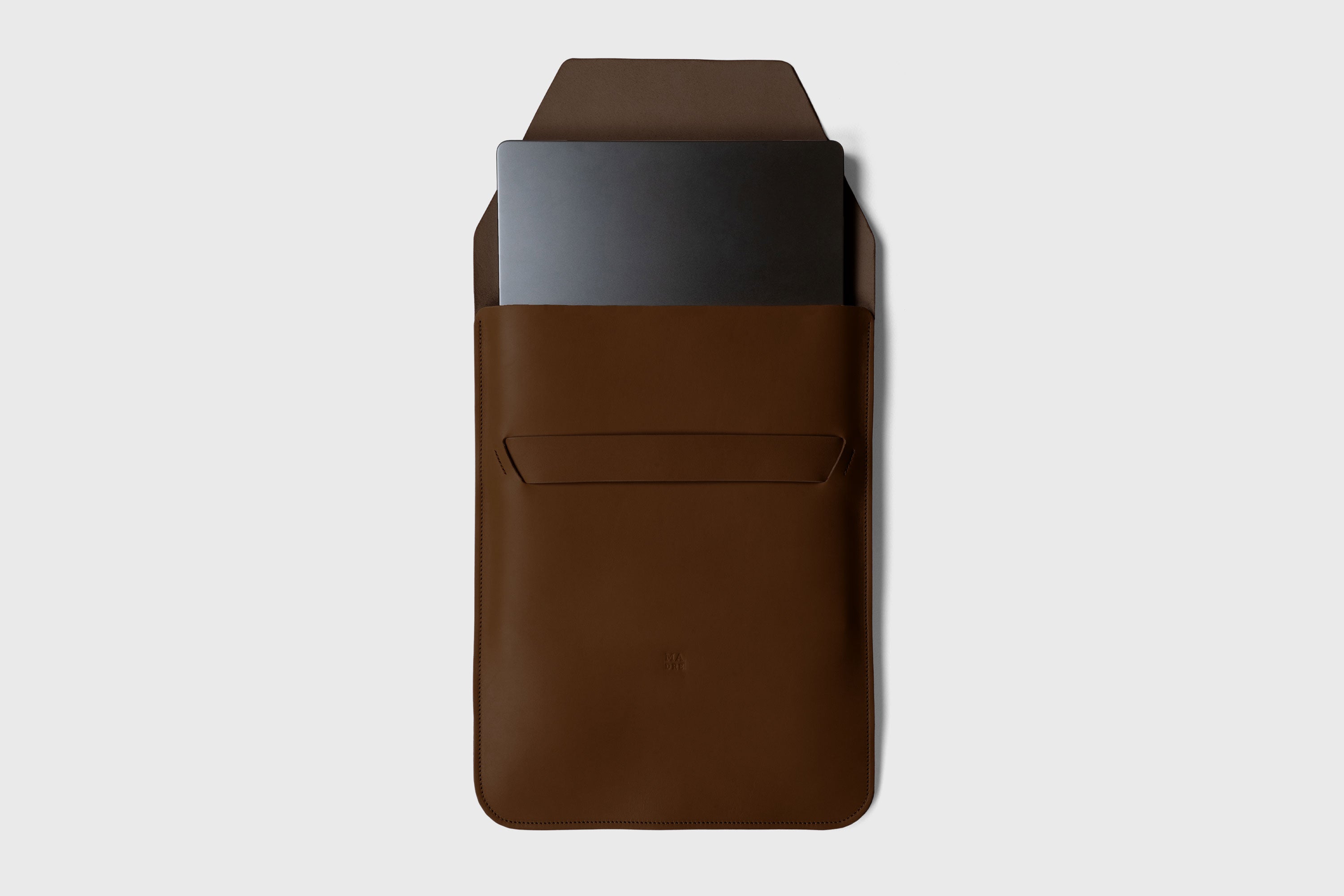 Leather Sleeve MacBook Vertical Dark Brown Color Protection Case Bag Laptop Sleeve Real Full Grain Leather Minimalist Sleek Modern Design Atelier Madre Manuel Dreesmann Barcelona Spain