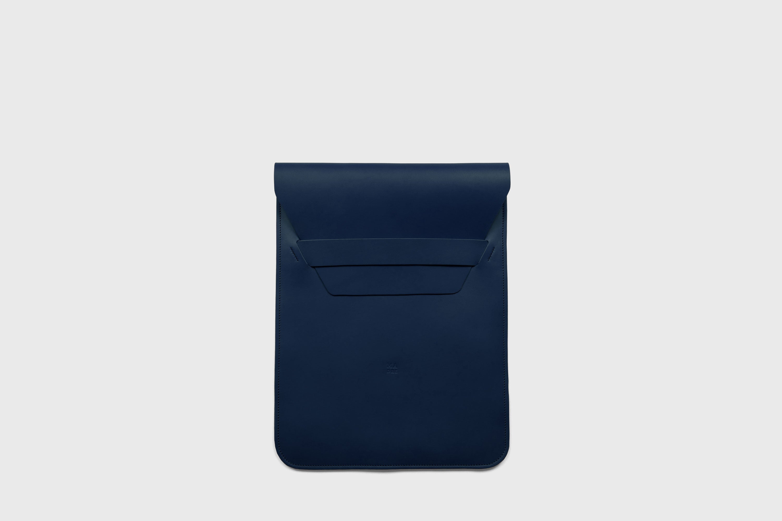 Leather Sleeve MacBook Vertical Marine Blue Color Protection Case Bag Laptop Sleeve Real Full Grain Leather Minimalist Sleek Modern Design Atelier Madre Manuel Dreesmann Barcelona Spain