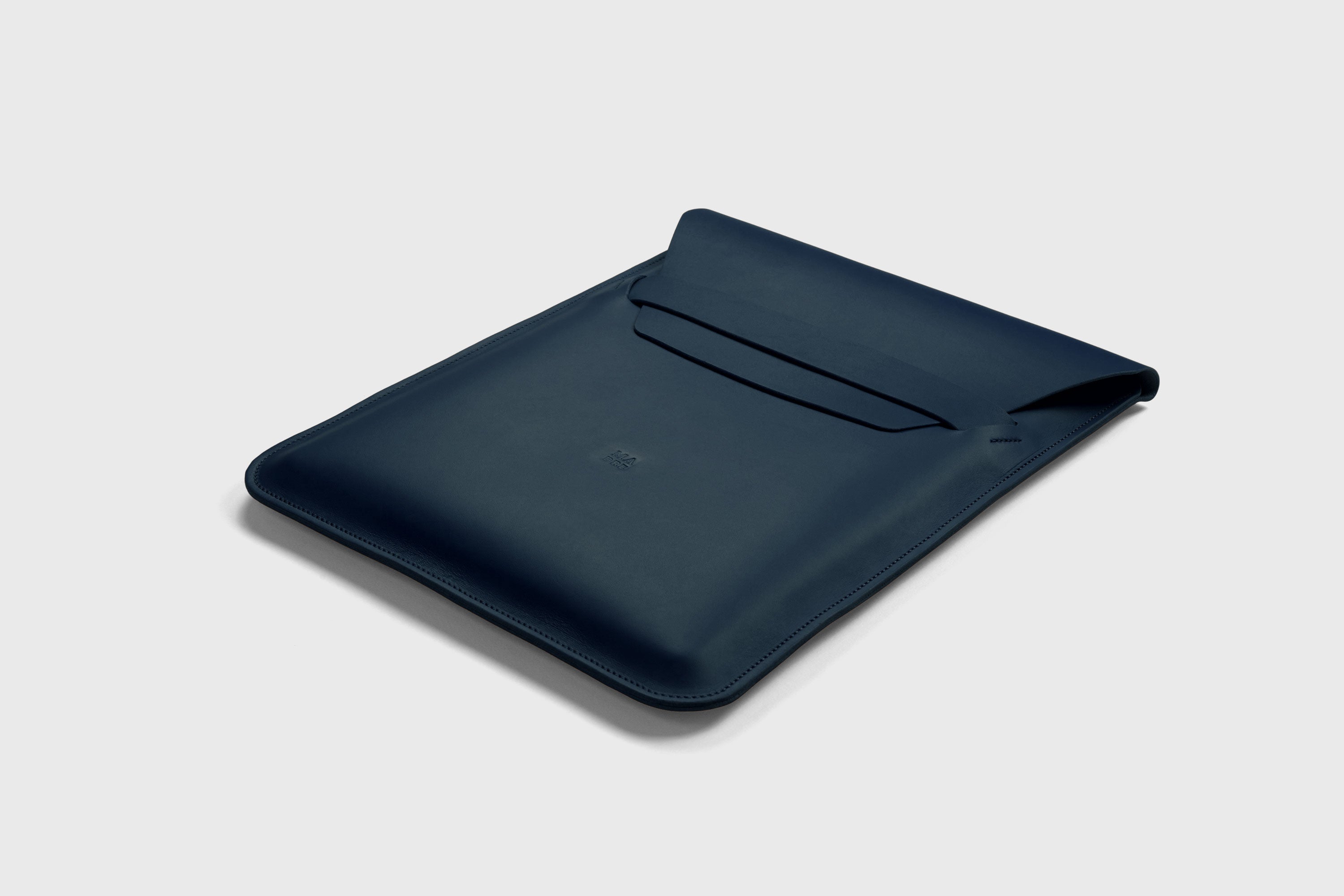 Leather Sleeve MacBook Vertical Marine Blue Color Protection Case Bag Laptop Sleeve Real Full Grain Leather Minimalist Sleek Modern Design Atelier Madre Manuel Dreesmann Barcelona Spain