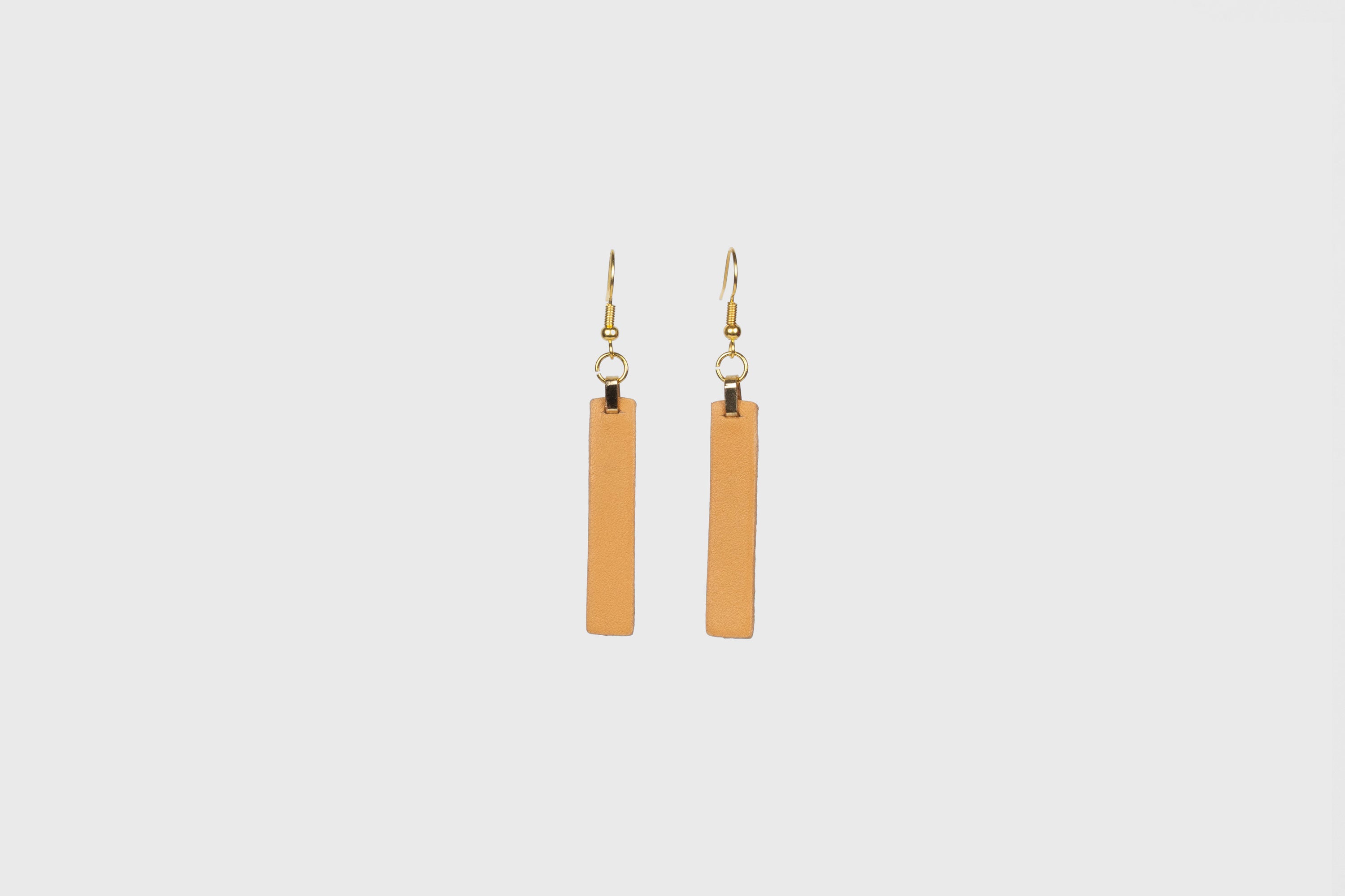 Lia Earring Leather In Brown Color Vegetable Tanned Leather Atelier Madre Manuel Dreesmann Barcelona Spain 