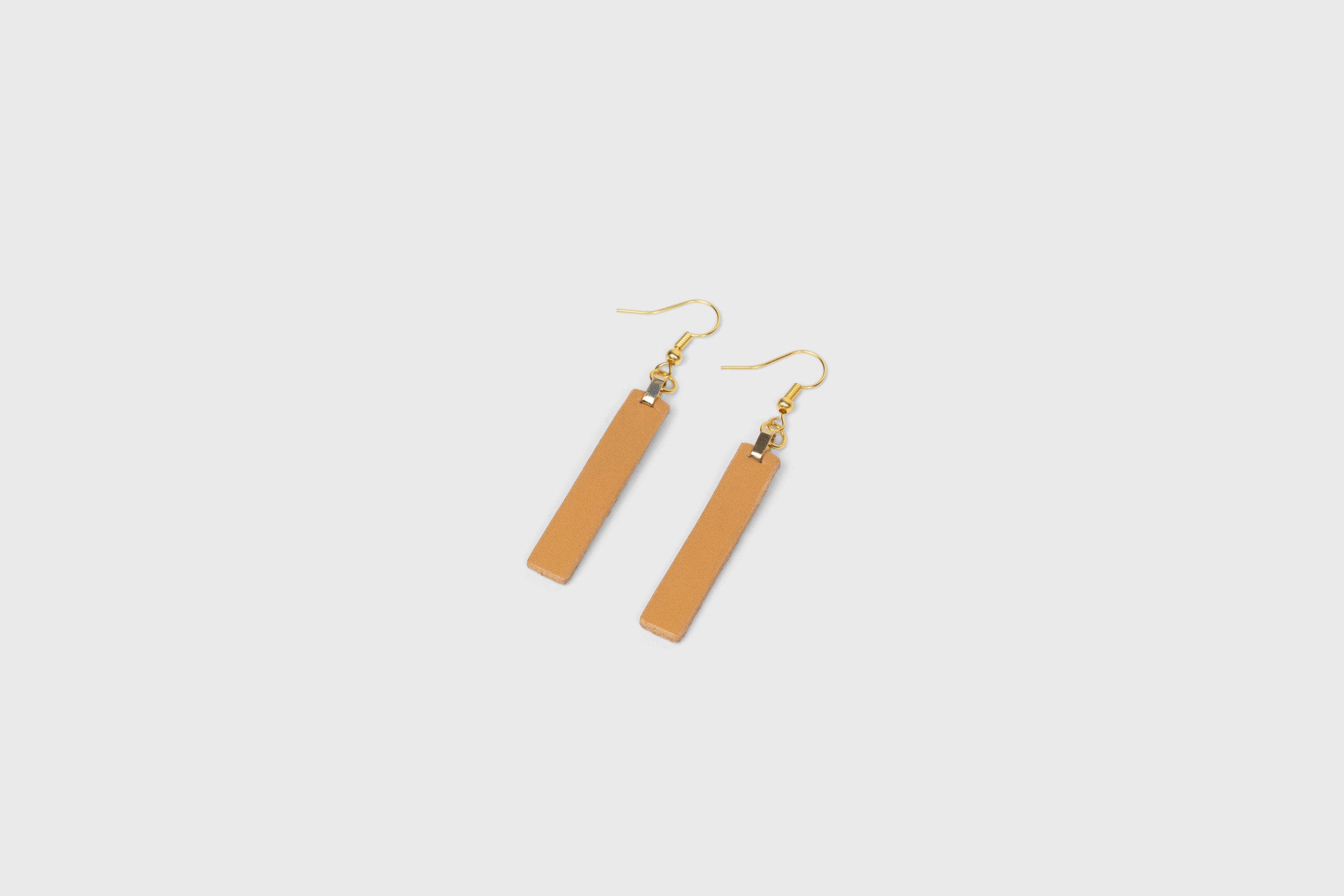 Lia Earring Leather In Brown Color Vegetable Tanned Leather Atelier Madre Manuel Dreesmann Barcelona Spain 