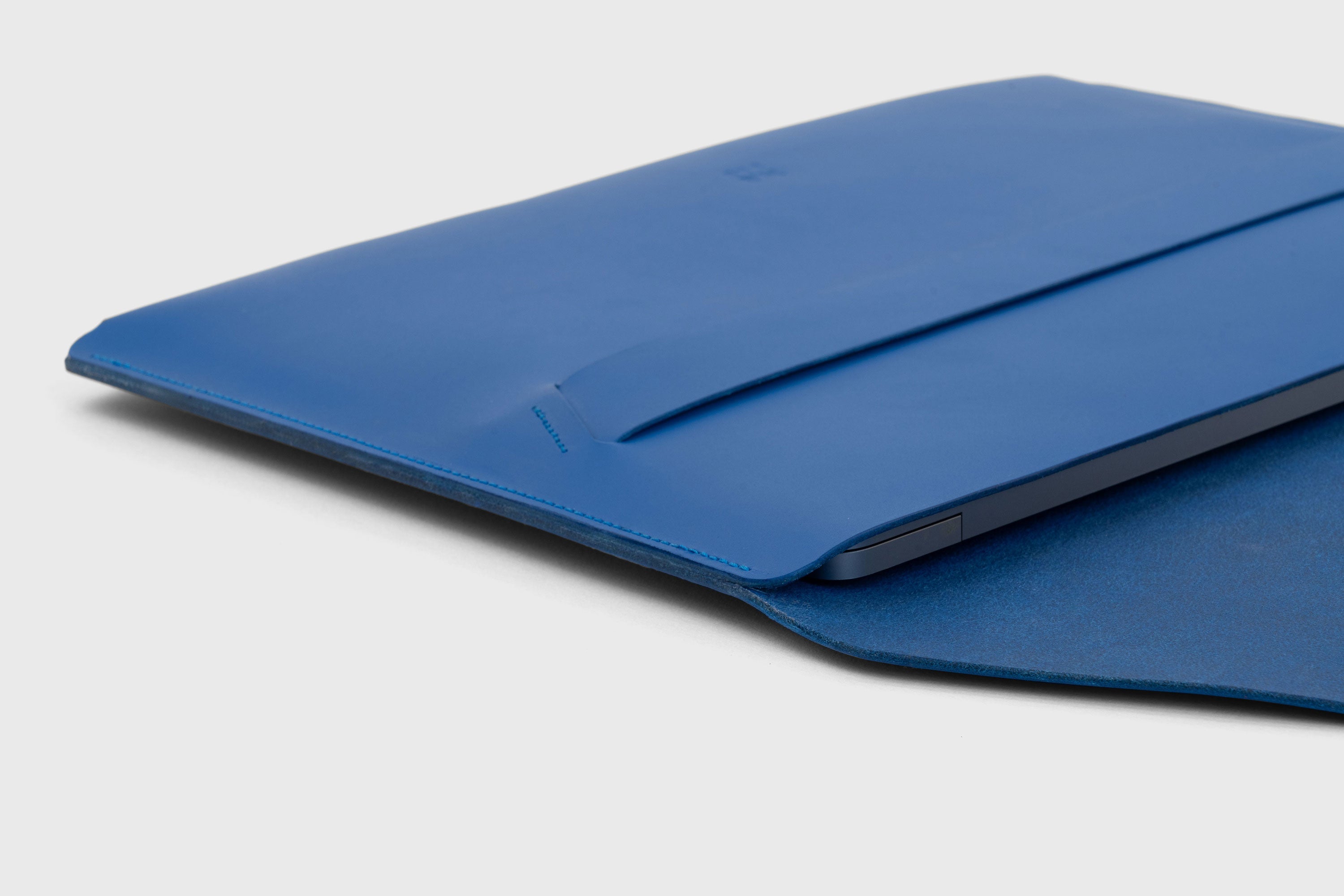 Leather Sleeve Royal Blue for MacBook Air 11 Inch Premium Minimalist Sleek Design Atelier Madre Manuel Dreesmann Barcelona Spain