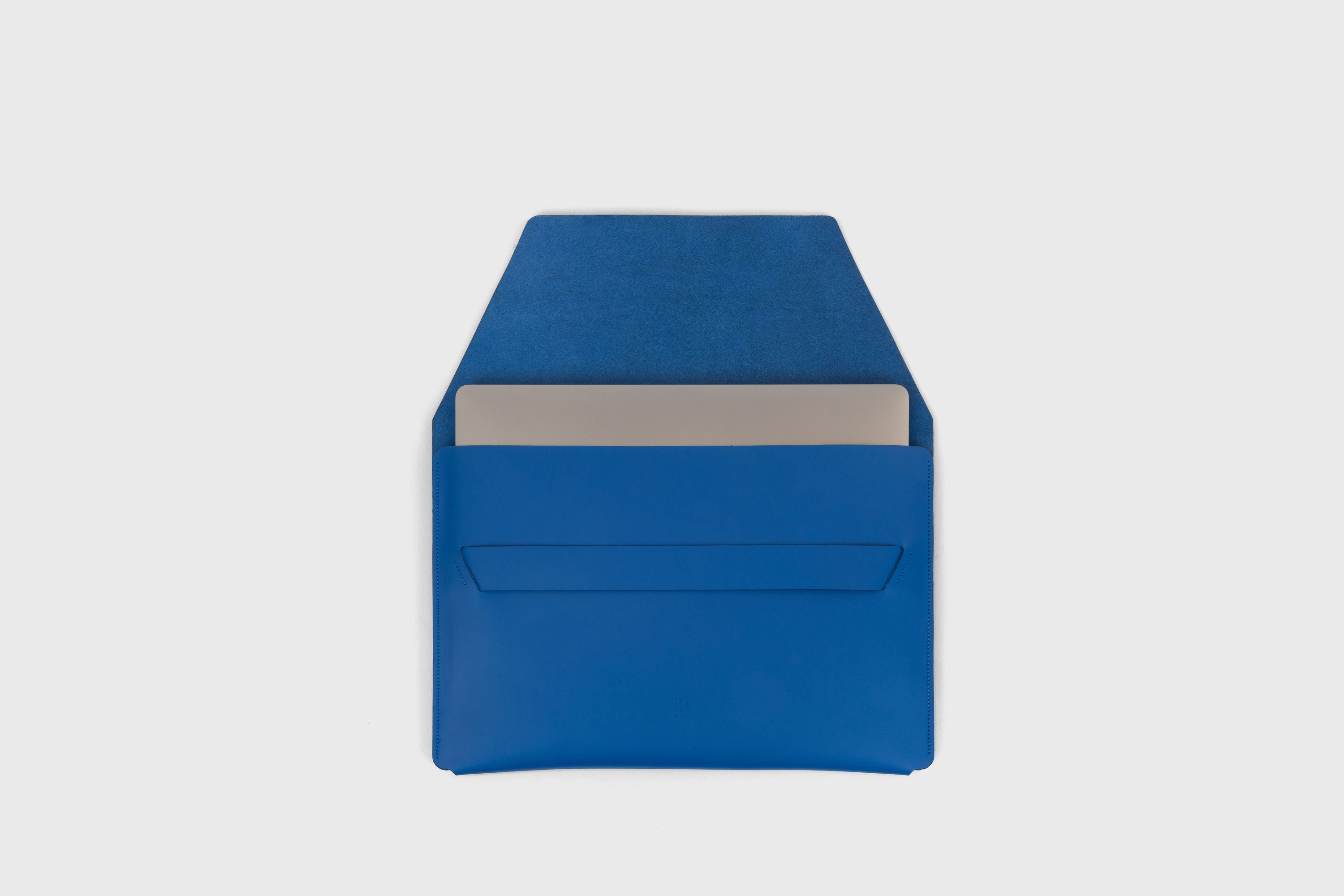 MacBook Pro 14 Inch Leather Sleeve Royal Blue Case Real Sustainable Leather Premium Quality Handmade Minimalistic Designer Manuel Dreesmann Atelier Madre Barcelona Spain