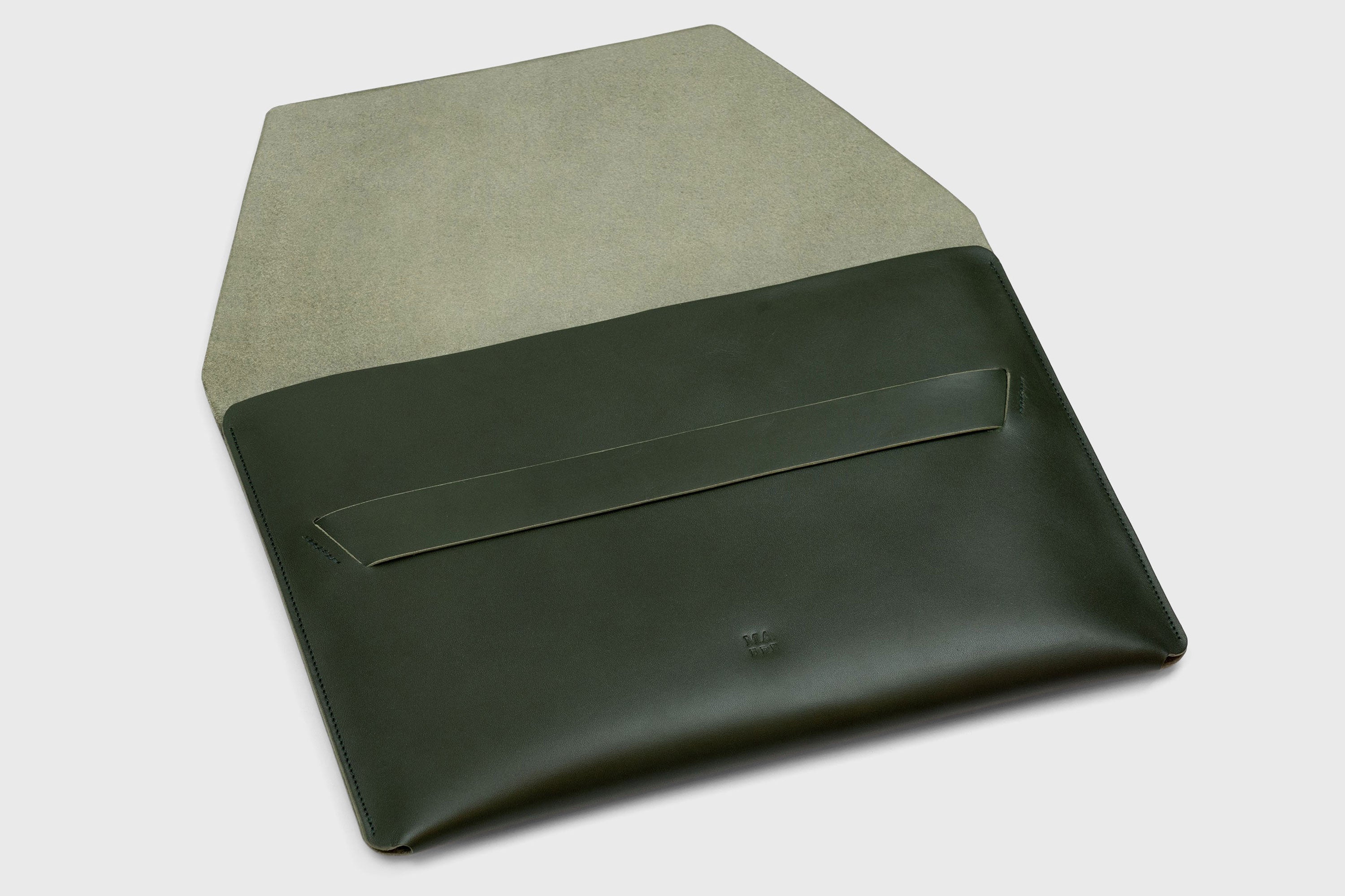 Leather Sleeve Olive Green for MacBook Air 11 Inch Premium Minimalist Sleek Design Atelier Madre Manuel Dreesmann Barcelona Spain