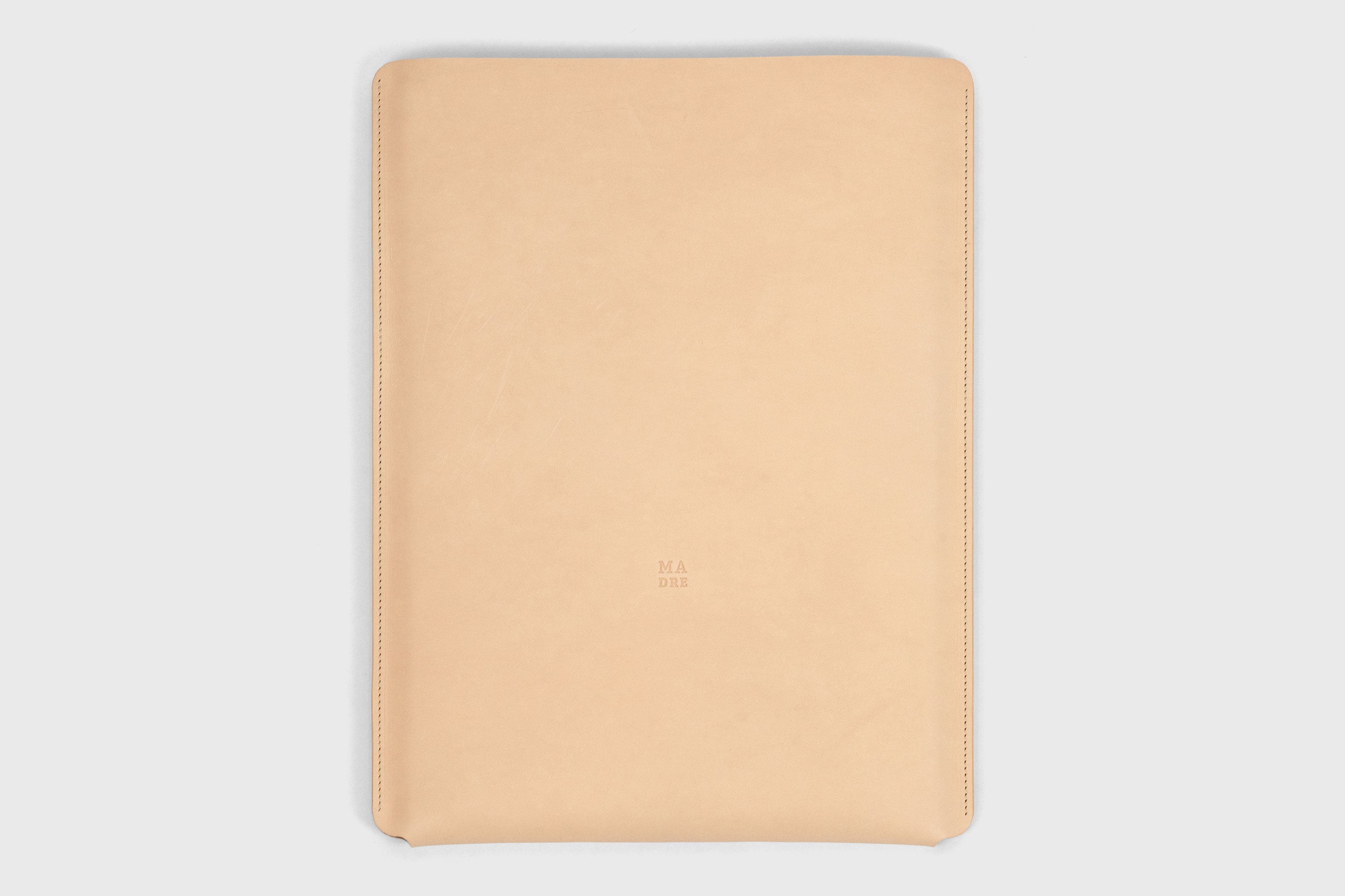 MacBook Air 15 Inch Sleeve Leather Natural Colour Minimalistic Design Premium Quality By Atelier Madre Manuel Dreesmann Atelier Madre Barcelona Spain